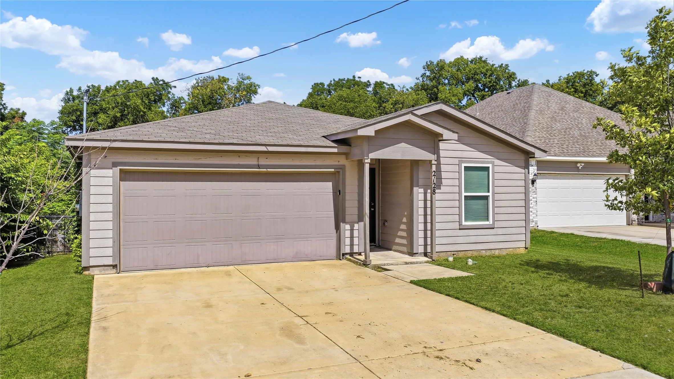Single Family Residence For Sale in Tarrant County , 2128 RW Bivens Lane, Fort Worth, Texas 76105, 3 Bedroom, 2 Bathroom, 2 Garage spaces, 1,046 Sqft, built in 2021, mls#21321402, Real Estate Agent in Fort Worth, Homes For Sale in Tarrant county, Homes For Sale in Fort Worth, Realtor in Fort Worth Texas, Real Estate Brokerage Independent Realty Texas, Luminita Cordes Realtor
