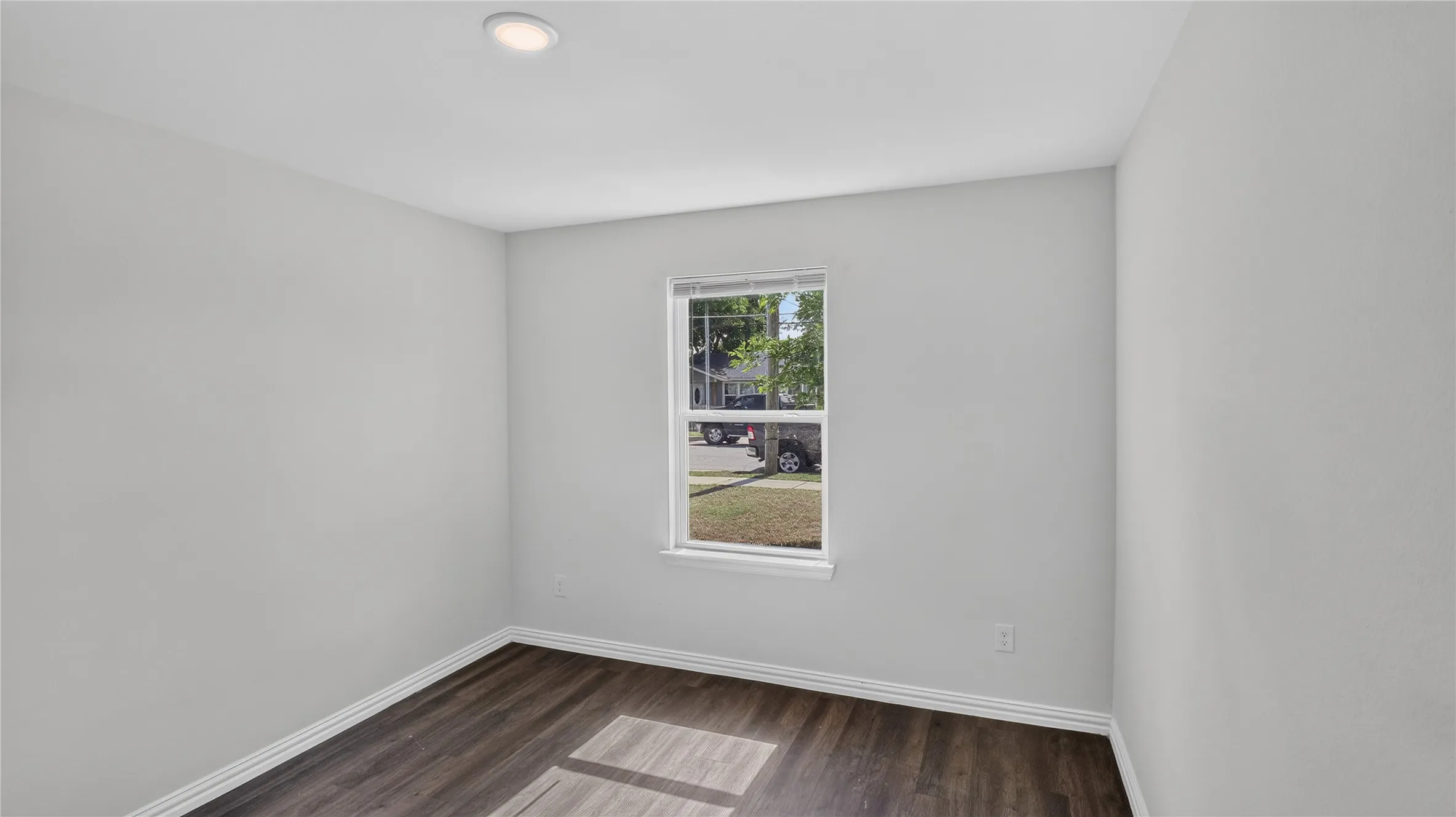 Single Family Residence For Sale in Tarrant County , 2128 RW Bivens Lane, Fort Worth, Texas 76105, 3 Bedroom, 2 Bathroom, 2 Garage spaces, 1,046 Sqft, built in 2021, mls#21321402, Real Estate Agent in Fort Worth, Homes For Sale in Tarrant county, Homes For Sale in Fort Worth, Realtor in Fort Worth Texas, Real Estate Brokerage Independent Realty Texas, Luminita Cordes Realtor