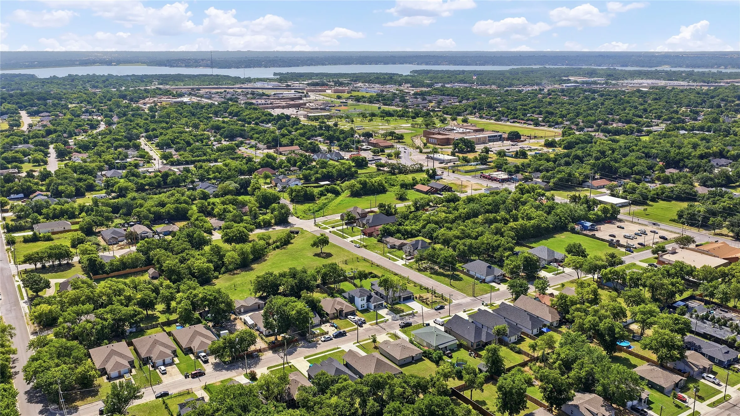 Single Family Residence For Sale in Tarrant County , 2128 RW Bivens Lane, Fort Worth, Texas 76105, 3 Bedroom, 2 Bathroom, 2 Garage spaces, 1,046 Sqft, built in 2021, mls#21321402, Real Estate Agent in Fort Worth, Homes For Sale in Tarrant county, Homes For Sale in Fort Worth, Realtor in Fort Worth Texas, Real Estate Brokerage Independent Realty Texas, Luminita Cordes Realtor