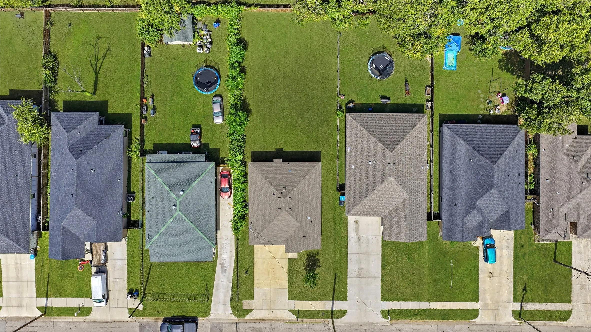Single Family Residence For Sale in Tarrant County , 2128 RW Bivens Lane, Fort Worth, Texas 76105, 3 Bedroom, 2 Bathroom, 2 Garage spaces, 1,046 Sqft, built in 2021, mls#21321402, Real Estate Agent in Fort Worth, Homes For Sale in Tarrant county, Homes For Sale in Fort Worth, Realtor in Fort Worth Texas, Real Estate Brokerage Independent Realty Texas, Luminita Cordes Realtor