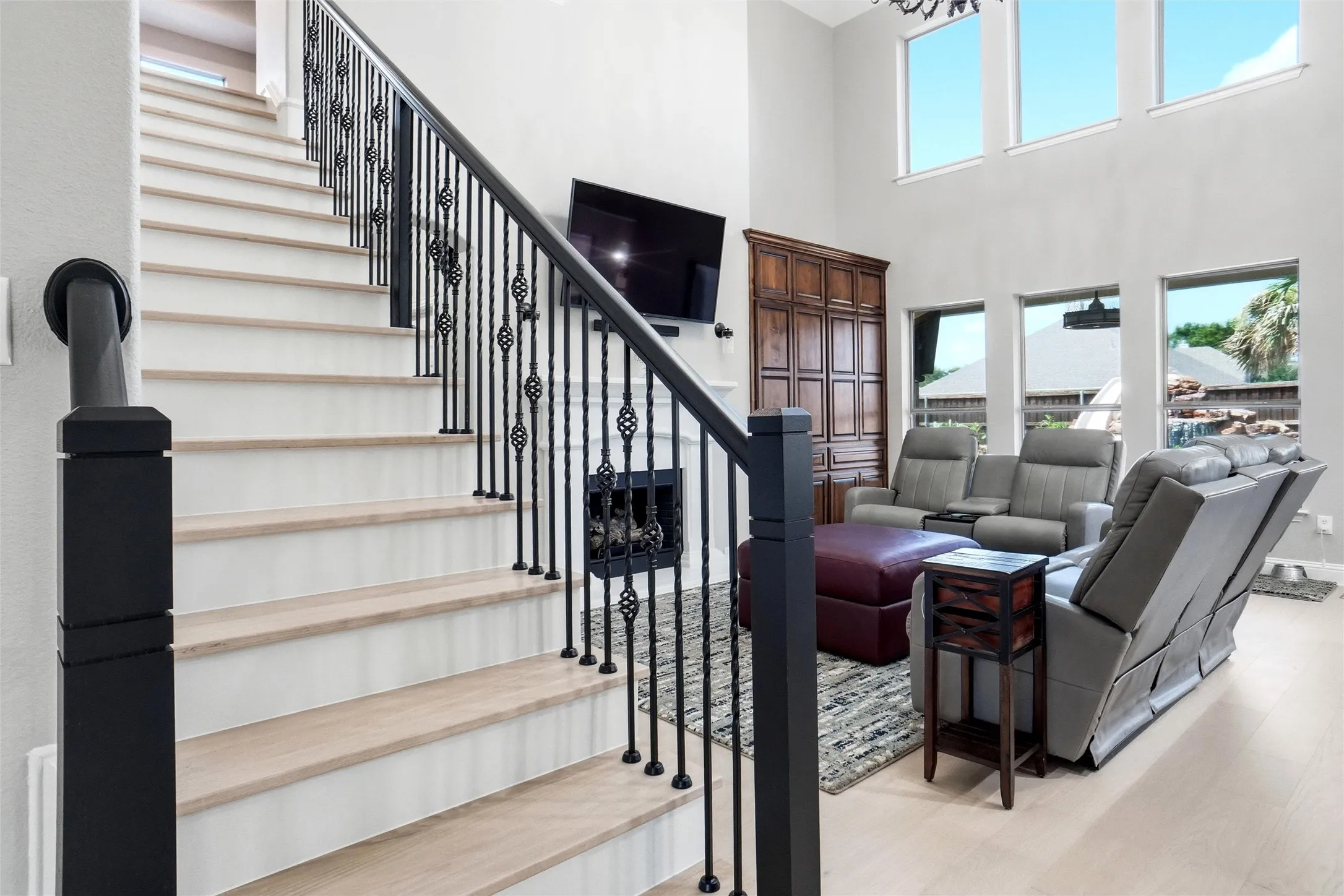 Single Family Residence For Sale in Denton County , 4137 Lampton Court, Fort Worth, Texas 76262, 5 Bedroom, 4 Bathroom, 2 Garage spaces, 3,645 Sqft, built in 2007, mls#21321397, Real Estate Agent in Fort Worth, Homes For Sale in Denton county, Homes For Sale in Fort Worth, Realtor in Fort Worth Texas, Real Estate Brokerage Independent Realty Texas, Luminita Cordes Realtor