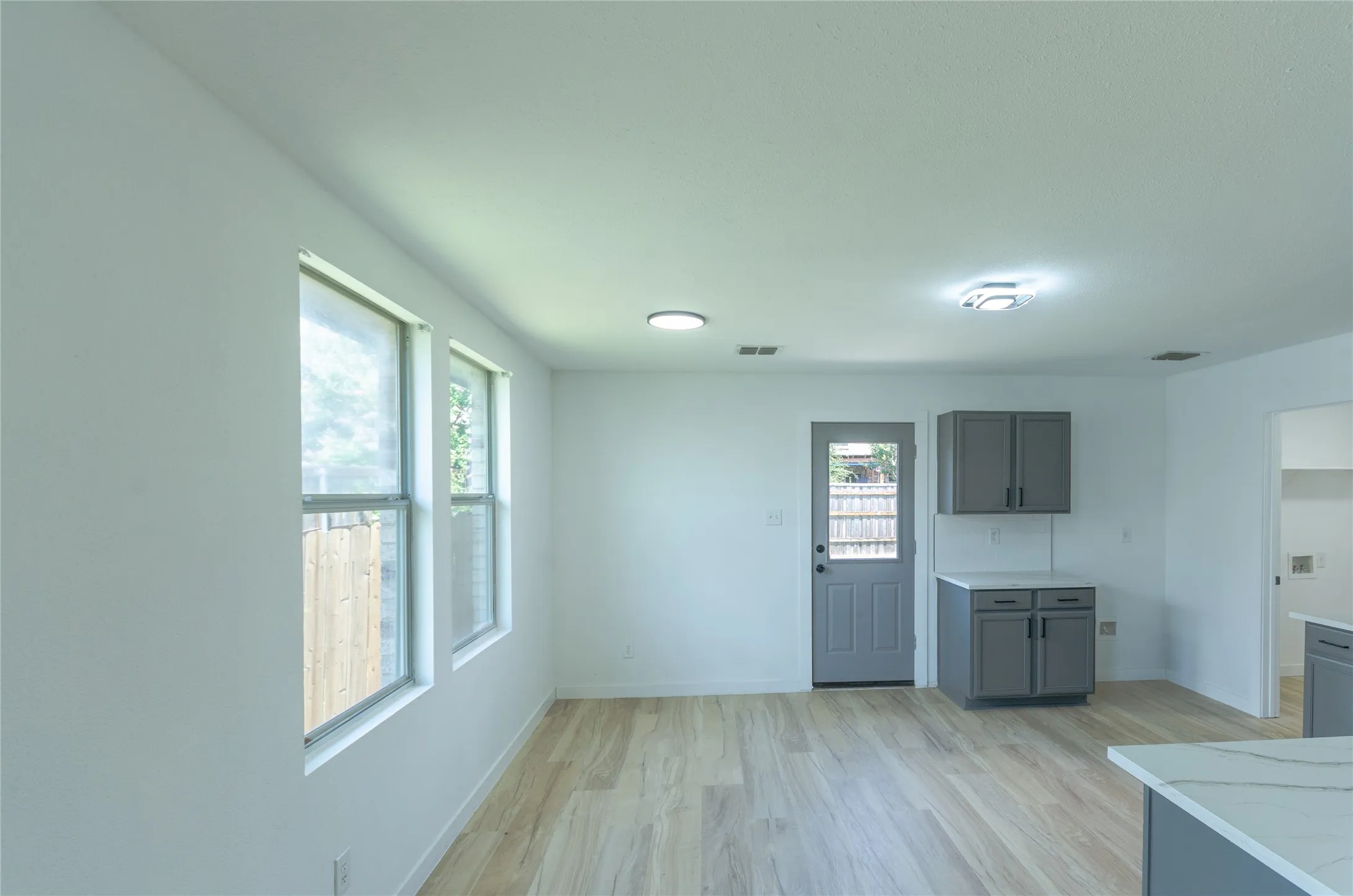 Single Family Residence For Sale in Denton County , 2621 Shorecrest Drive, Little Elm, Texas 75068, 3 Bedrooms, 2 Bathrooms, 2 Garage spaces, 1,507 Sqft, built in 2004, Price $299,000, mls#21321408, Real Estate Agent in Little Elm, Homes For Sale in Denton county, Homes For Sale in Little Elm, Realtor in Little Elm Texas, Real Estate Brokerage Independent Realty Texas, Luminita Cordes Realtor