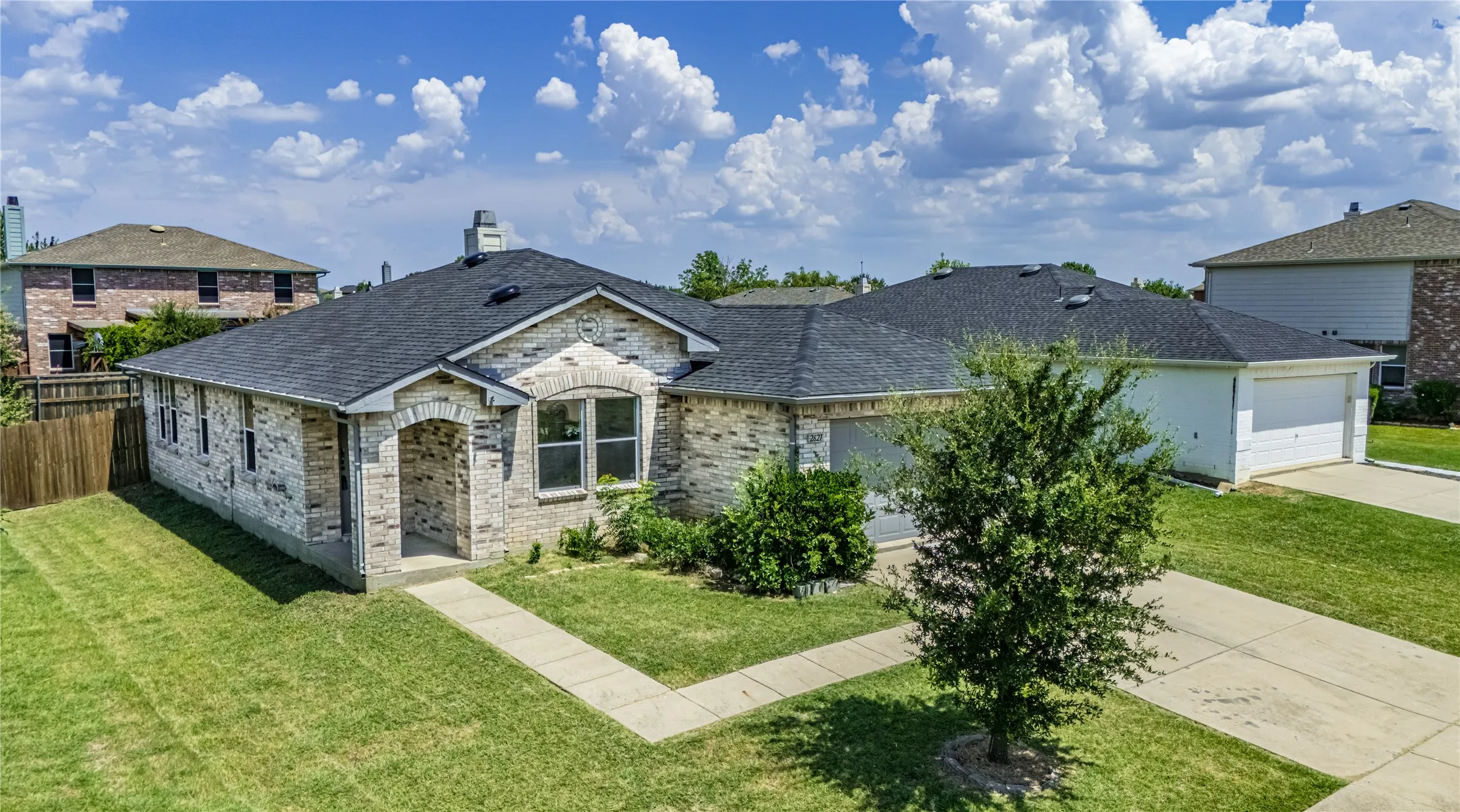 Single Family Residence For Sale in Denton County , 2621 Shorecrest Drive, Little Elm, Texas 75068, 3 Bedrooms, 2 Bathrooms, 2 Garage spaces, 1,507 Sqft, built in 2004, Price $299,000, mls#21321408, Real Estate Agent in Little Elm, Homes For Sale in Denton county, Homes For Sale in Little Elm, Realtor in Little Elm Texas, Real Estate Brokerage Independent Realty Texas, Luminita Cordes Realtor