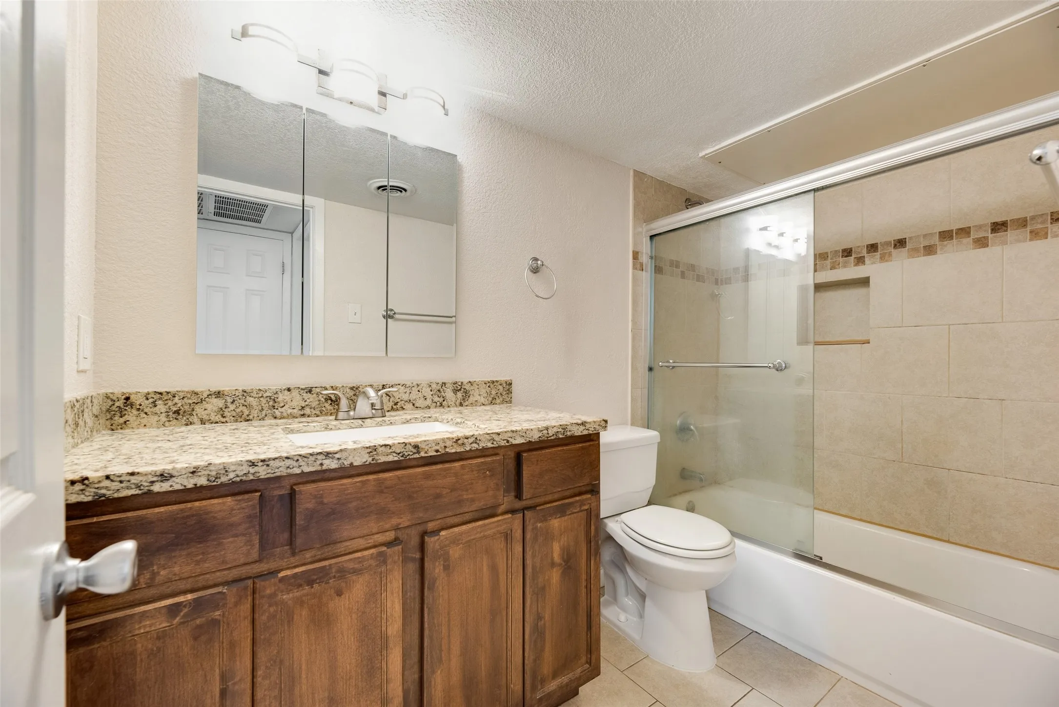 Clean and spacious bath