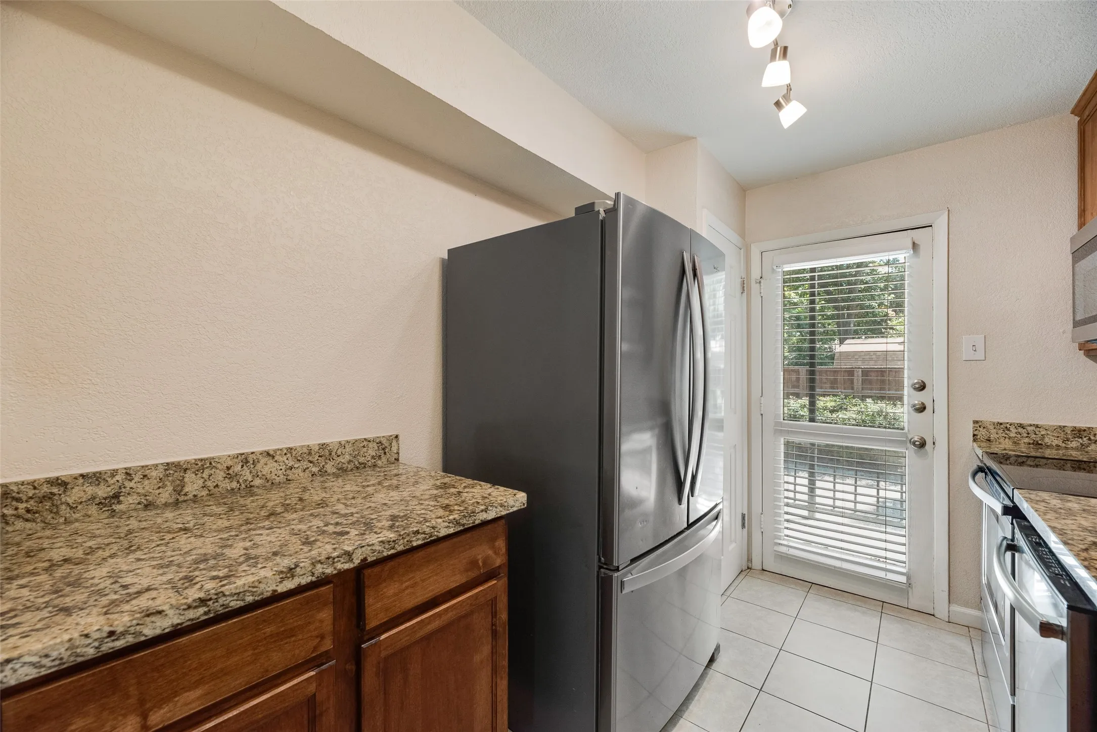 Nice and bright kitchen with good counter space