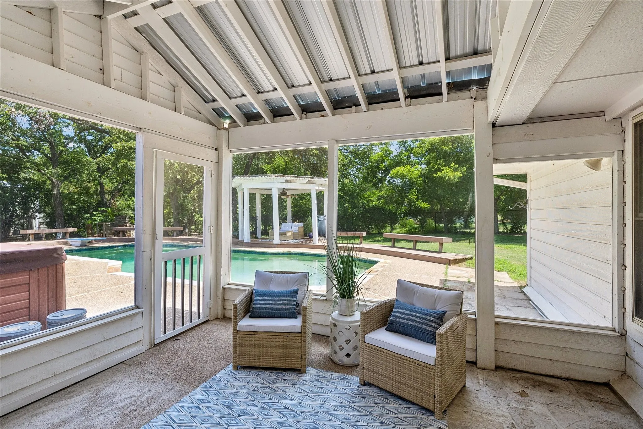 Covered and screened in patio