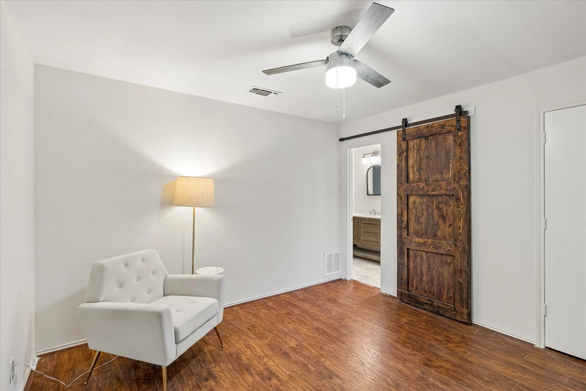 Secondary bedroom 1