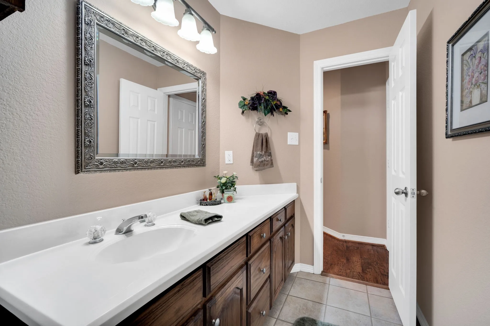 Single Family Residence For Sale in Ellis County , 7810 Mavis Avenue, Waxahachie, Texas 75167, 4 Bedroom, 3 Bathroom, 2 Garage spaces, 2,675 Sqft, built in 1999, mls#21321416, Real Estate Agent in Waxahachie, Homes For Sale in Ellis county, Homes For Sale in Waxahachie, Realtor in Waxahachie Texas, Real Estate Brokerage Independent Realty Texas, Luminita Cordes Realtor