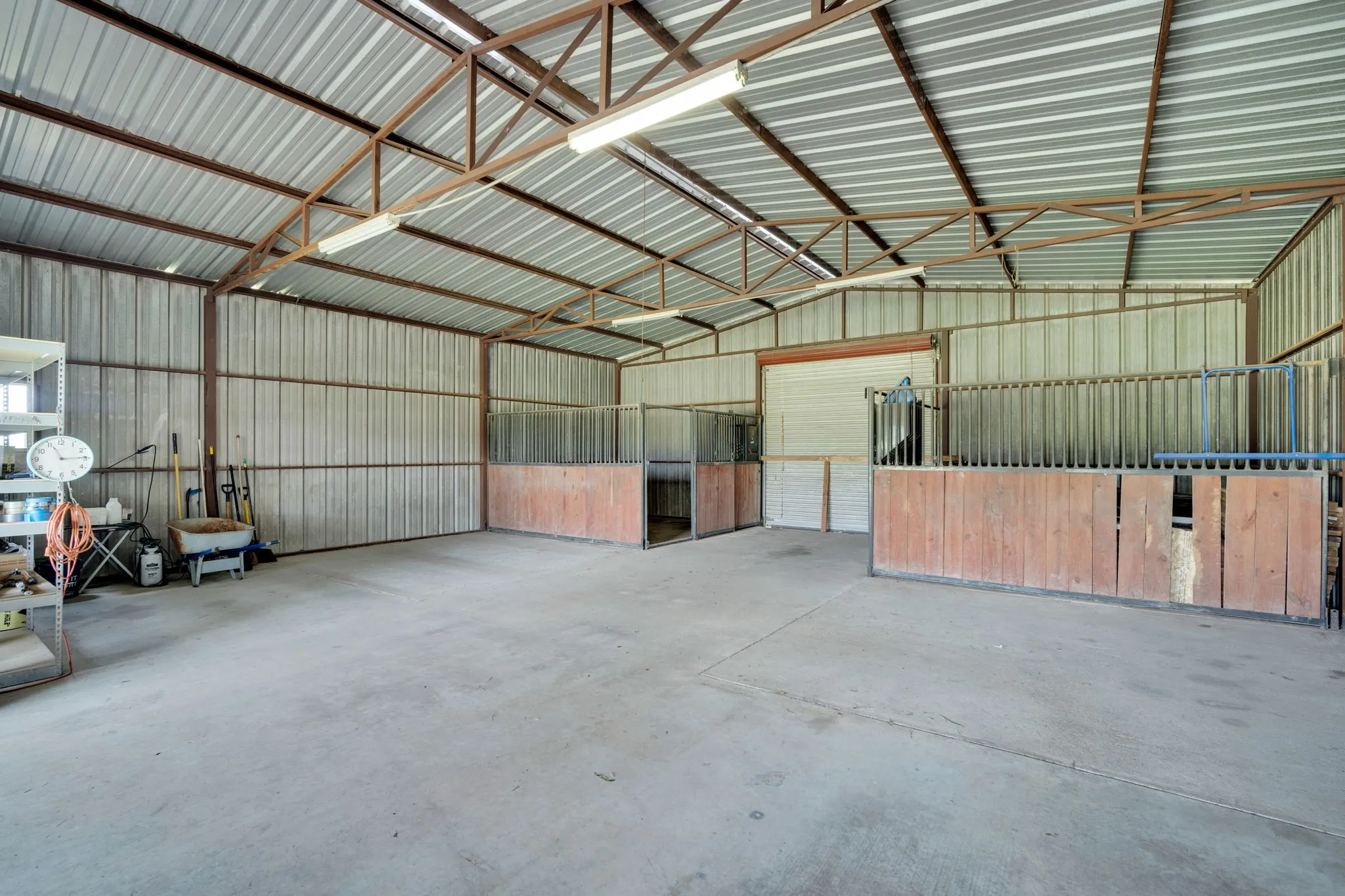 Single Family Residence For Sale in Ellis County , 7810 Mavis Avenue, Waxahachie, Texas 75167, 4 Bedroom, 3 Bathroom, 2 Garage spaces, 2,675 Sqft, built in 1999, mls#21321416, Real Estate Agent in Waxahachie, Homes For Sale in Ellis county, Homes For Sale in Waxahachie, Realtor in Waxahachie Texas, Real Estate Brokerage Independent Realty Texas, Luminita Cordes Realtor