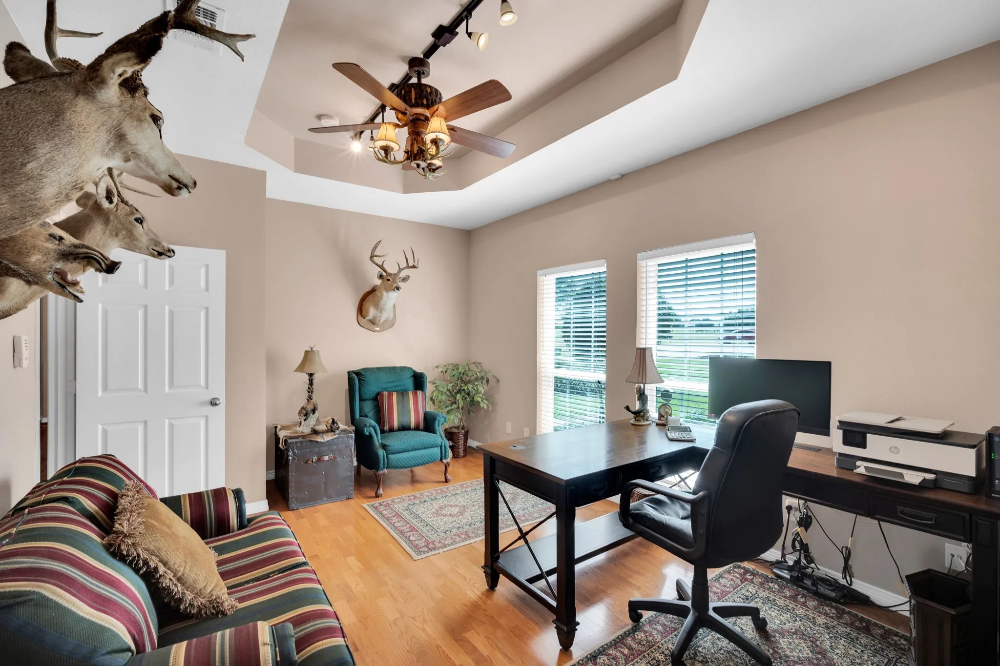 Single Family Residence For Sale in Ellis County , 7810 Mavis Avenue, Waxahachie, Texas 75167, 4 Bedroom, 3 Bathroom, 2 Garage spaces, 2,675 Sqft, built in 1999, mls#21321416, Real Estate Agent in Waxahachie, Homes For Sale in Ellis county, Homes For Sale in Waxahachie, Realtor in Waxahachie Texas, Real Estate Brokerage Independent Realty Texas, Luminita Cordes Realtor