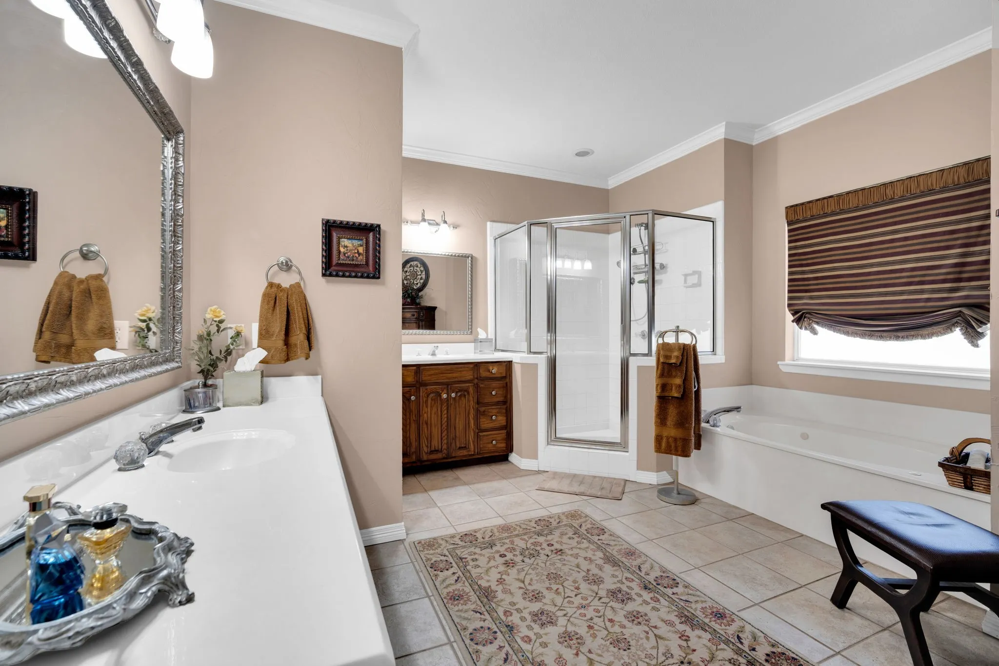 Single Family Residence For Sale in Ellis County , 7810 Mavis Avenue, Waxahachie, Texas 75167, 4 Bedroom, 3 Bathroom, 2 Garage spaces, 2,675 Sqft, built in 1999, mls#21321416, Real Estate Agent in Waxahachie, Homes For Sale in Ellis county, Homes For Sale in Waxahachie, Realtor in Waxahachie Texas, Real Estate Brokerage Independent Realty Texas, Luminita Cordes Realtor
