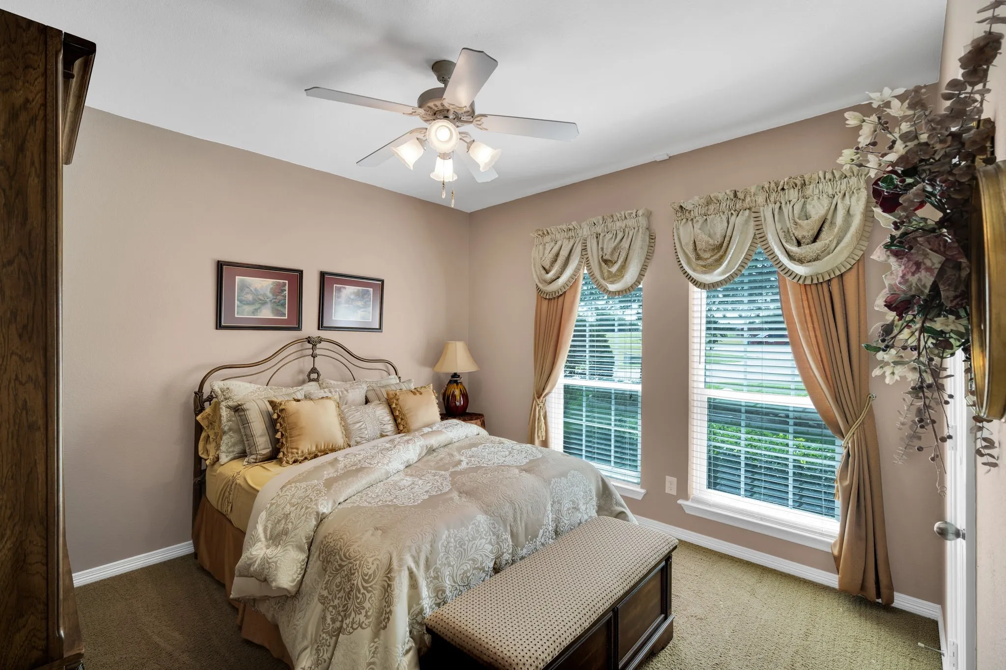 Single Family Residence For Sale in Ellis County , 7810 Mavis Avenue, Waxahachie, Texas 75167, 4 Bedroom, 3 Bathroom, 2 Garage spaces, 2,675 Sqft, built in 1999, mls#21321416, Real Estate Agent in Waxahachie, Homes For Sale in Ellis county, Homes For Sale in Waxahachie, Realtor in Waxahachie Texas, Real Estate Brokerage Independent Realty Texas, Luminita Cordes Realtor