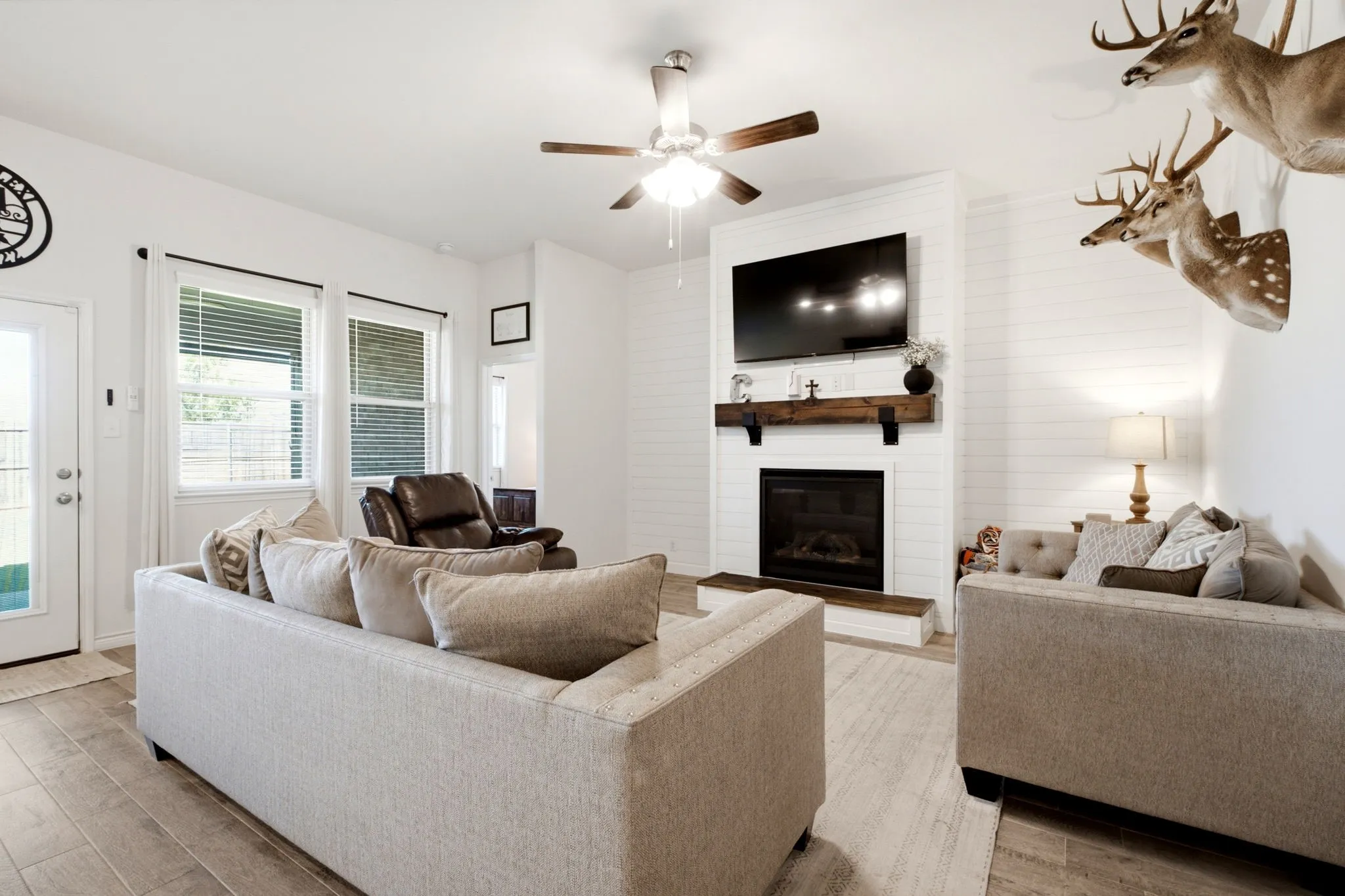 Single Family Residence For Sale in Denton County , 3223 Hunters Glen Drive, Aubrey, Texas 76227, 4 Bedroom, 2 Bathroom, 2 Garage spaces, 1,847 Sqft, built in 2022, mls#21318846, Real Estate Agent in Aubrey, Homes For Sale in Denton county, Homes For Sale in Aubrey, Realtor in Aubrey Texas, Real Estate Brokerage Independent Realty Texas, Luminita Cordes Realtor
