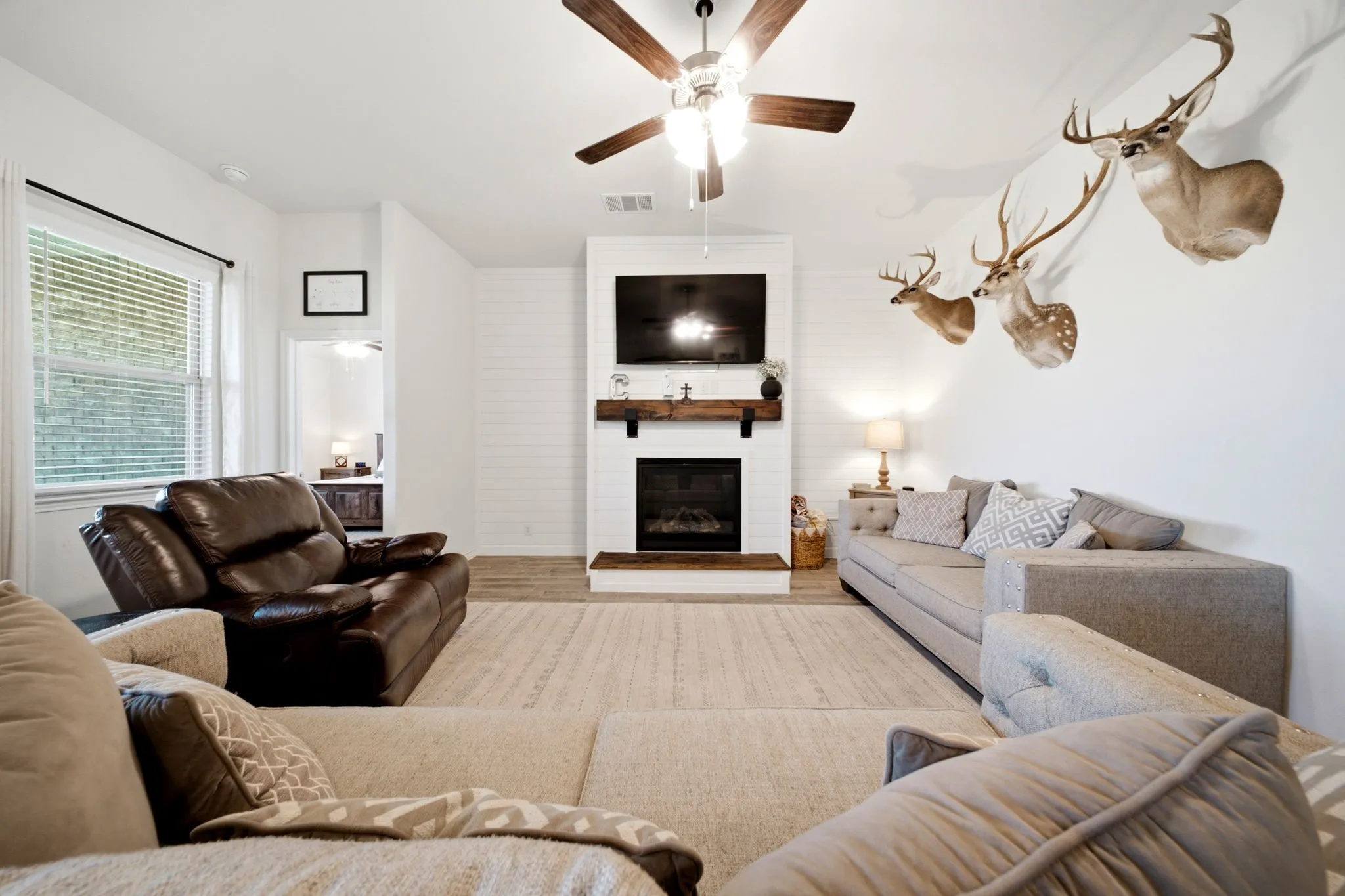 Single Family Residence For Sale in Denton County , 3223 Hunters Glen Drive, Aubrey, Texas 76227, 4 Bedroom, 2 Bathroom, 2 Garage spaces, 1,847 Sqft, built in 2022, mls#21318846, Real Estate Agent in Aubrey, Homes For Sale in Denton county, Homes For Sale in Aubrey, Realtor in Aubrey Texas, Real Estate Brokerage Independent Realty Texas, Luminita Cordes Realtor