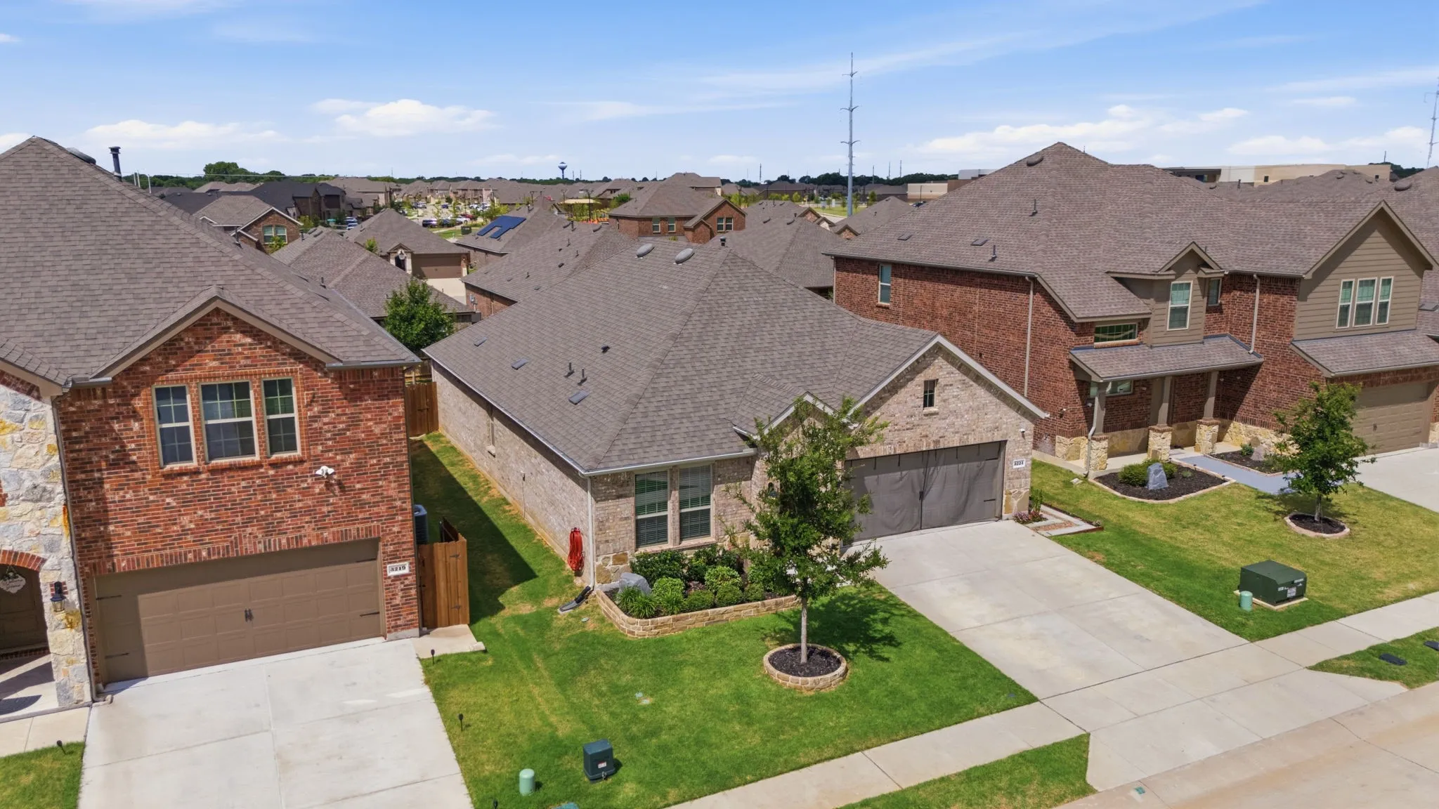 Single Family Residence For Sale in Denton County , 3223 Hunters Glen Drive, Aubrey, Texas 76227, 4 Bedroom, 2 Bathroom, 2 Garage spaces, 1,847 Sqft, built in 2022, mls#21318846, Real Estate Agent in Aubrey, Homes For Sale in Denton county, Homes For Sale in Aubrey, Realtor in Aubrey Texas, Real Estate Brokerage Independent Realty Texas, Luminita Cordes Realtor
