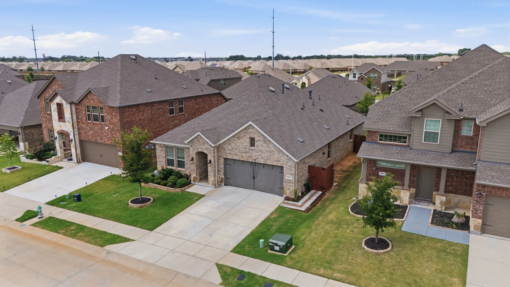 Single Family Residence For Sale in Denton County , 3223 Hunters Glen Drive, Aubrey, Texas 76227, 4 Bedroom, 2 Bathroom, 2 Garage spaces, 1,847 Sqft, built in 2022, mls#21318846, Real Estate Agent in Aubrey, Homes For Sale in Denton county, Homes For Sale in Aubrey, Realtor in Aubrey Texas, Real Estate Brokerage Independent Realty Texas, Luminita Cordes Realtor