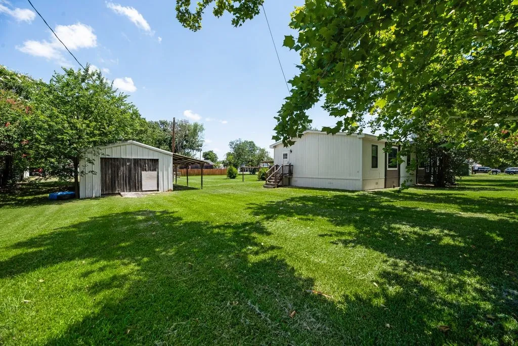 Mobile Home For Sale in Ellis County , 501 W 3rd Street, Maypearl, Texas 76064, 4 Bedroom, 2 Bathroom, Garage spaces, 1,794 Sqft, built in 2020, mls#21317126, Real Estate Agent in Maypearl, Homes For Sale in Ellis county, Homes For Sale in Maypearl, Realtor in Maypearl Texas, Real Estate Brokerage Independent Realty Texas, Luminita Cordes Realtor