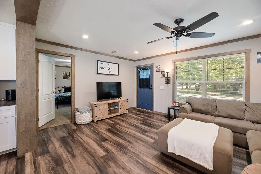 Mobile Home For Sale in Ellis County , 501 W 3rd Street, Maypearl, Texas 76064, 4 Bedroom, 2 Bathroom, Garage spaces, 1,794 Sqft, built in 2020, mls#21317126, Real Estate Agent in Maypearl, Homes For Sale in Ellis county, Homes For Sale in Maypearl, Realtor in Maypearl Texas, Real Estate Brokerage Independent Realty Texas, Luminita Cordes Realtor