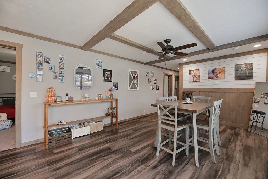 Mobile Home For Sale in Ellis County , 501 W 3rd Street, Maypearl, Texas 76064, 4 Bedroom, 2 Bathroom, Garage spaces, 1,794 Sqft, built in 2020, mls#21317126, Real Estate Agent in Maypearl, Homes For Sale in Ellis county, Homes For Sale in Maypearl, Realtor in Maypearl Texas, Real Estate Brokerage Independent Realty Texas, Luminita Cordes Realtor