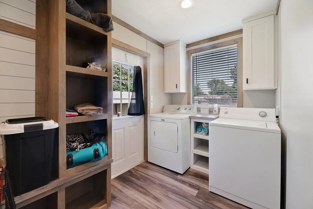 Mobile Home For Sale in Ellis County , 501 W 3rd Street, Maypearl, Texas 76064, 4 Bedroom, 2 Bathroom, Garage spaces, 1,794 Sqft, built in 2020, mls#21317126, Real Estate Agent in Maypearl, Homes For Sale in Ellis county, Homes For Sale in Maypearl, Realtor in Maypearl Texas, Real Estate Brokerage Independent Realty Texas, Luminita Cordes Realtor
