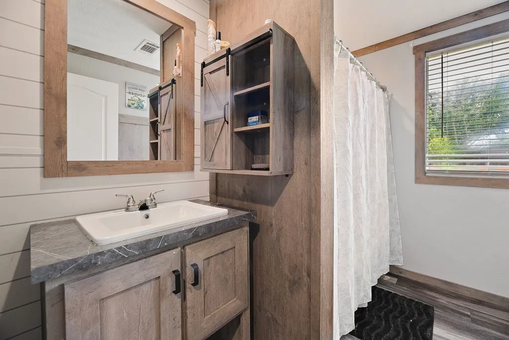 Mobile Home For Sale in Ellis County , 501 W 3rd Street, Maypearl, Texas 76064, 4 Bedroom, 2 Bathroom, Garage spaces, 1,794 Sqft, built in 2020, mls#21317126, Real Estate Agent in Maypearl, Homes For Sale in Ellis county, Homes For Sale in Maypearl, Realtor in Maypearl Texas, Real Estate Brokerage Independent Realty Texas, Luminita Cordes Realtor