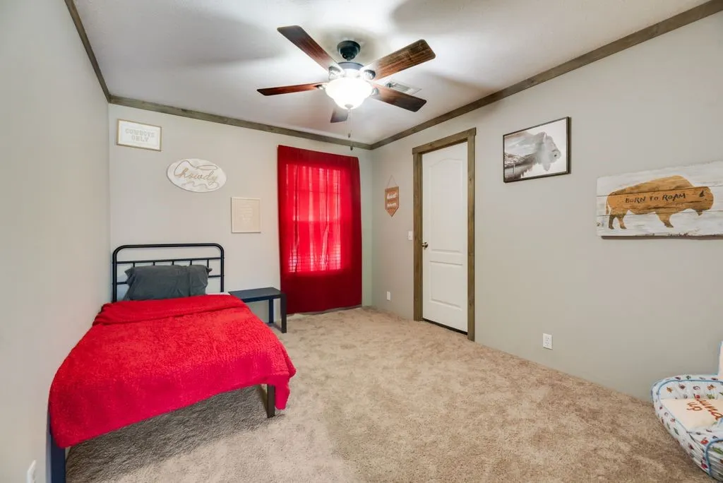 Mobile Home For Sale in Ellis County , 501 W 3rd Street, Maypearl, Texas 76064, 4 Bedroom, 2 Bathroom, Garage spaces, 1,794 Sqft, built in 2020, mls#21317126, Real Estate Agent in Maypearl, Homes For Sale in Ellis county, Homes For Sale in Maypearl, Realtor in Maypearl Texas, Real Estate Brokerage Independent Realty Texas, Luminita Cordes Realtor