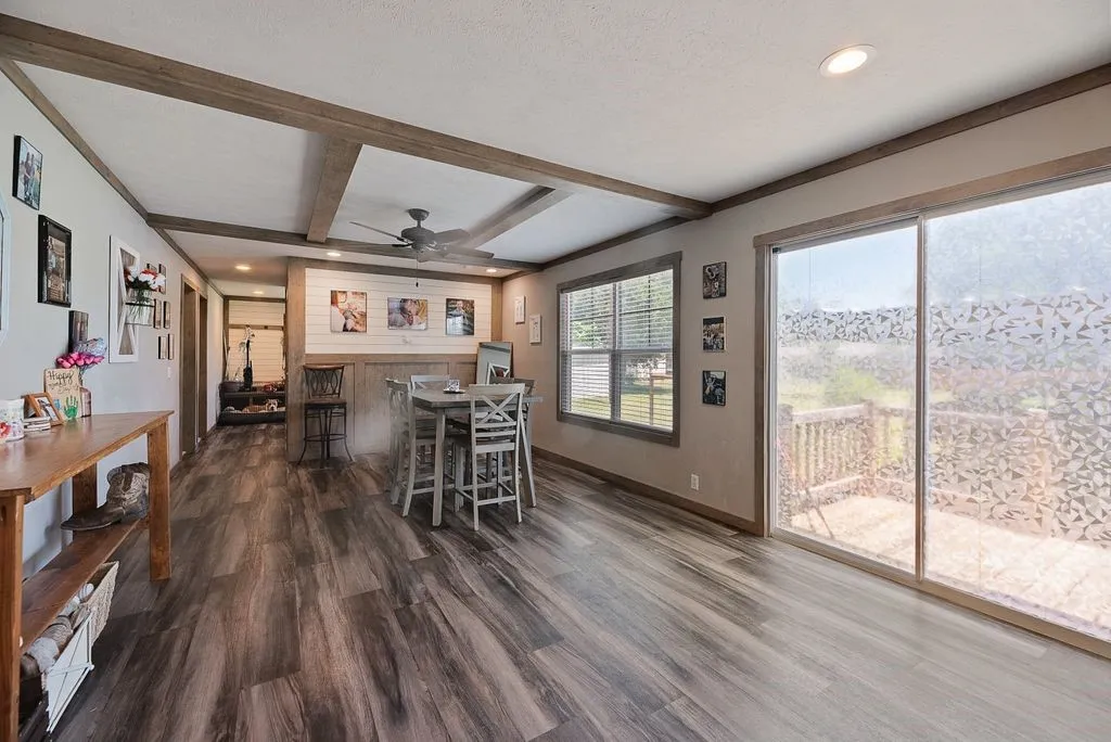 Mobile Home For Sale in Ellis County , 501 W 3rd Street, Maypearl, Texas 76064, 4 Bedroom, 2 Bathroom, Garage spaces, 1,794 Sqft, built in 2020, mls#21317126, Real Estate Agent in Maypearl, Homes For Sale in Ellis county, Homes For Sale in Maypearl, Realtor in Maypearl Texas, Real Estate Brokerage Independent Realty Texas, Luminita Cordes Realtor