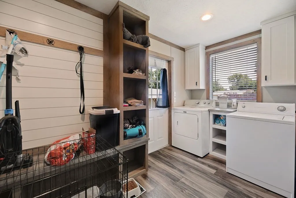 Mobile Home For Sale in Ellis County , 501 W 3rd Street, Maypearl, Texas 76064, 4 Bedroom, 2 Bathroom, Garage spaces, 1,794 Sqft, built in 2020, mls#21317126, Real Estate Agent in Maypearl, Homes For Sale in Ellis county, Homes For Sale in Maypearl, Realtor in Maypearl Texas, Real Estate Brokerage Independent Realty Texas, Luminita Cordes Realtor