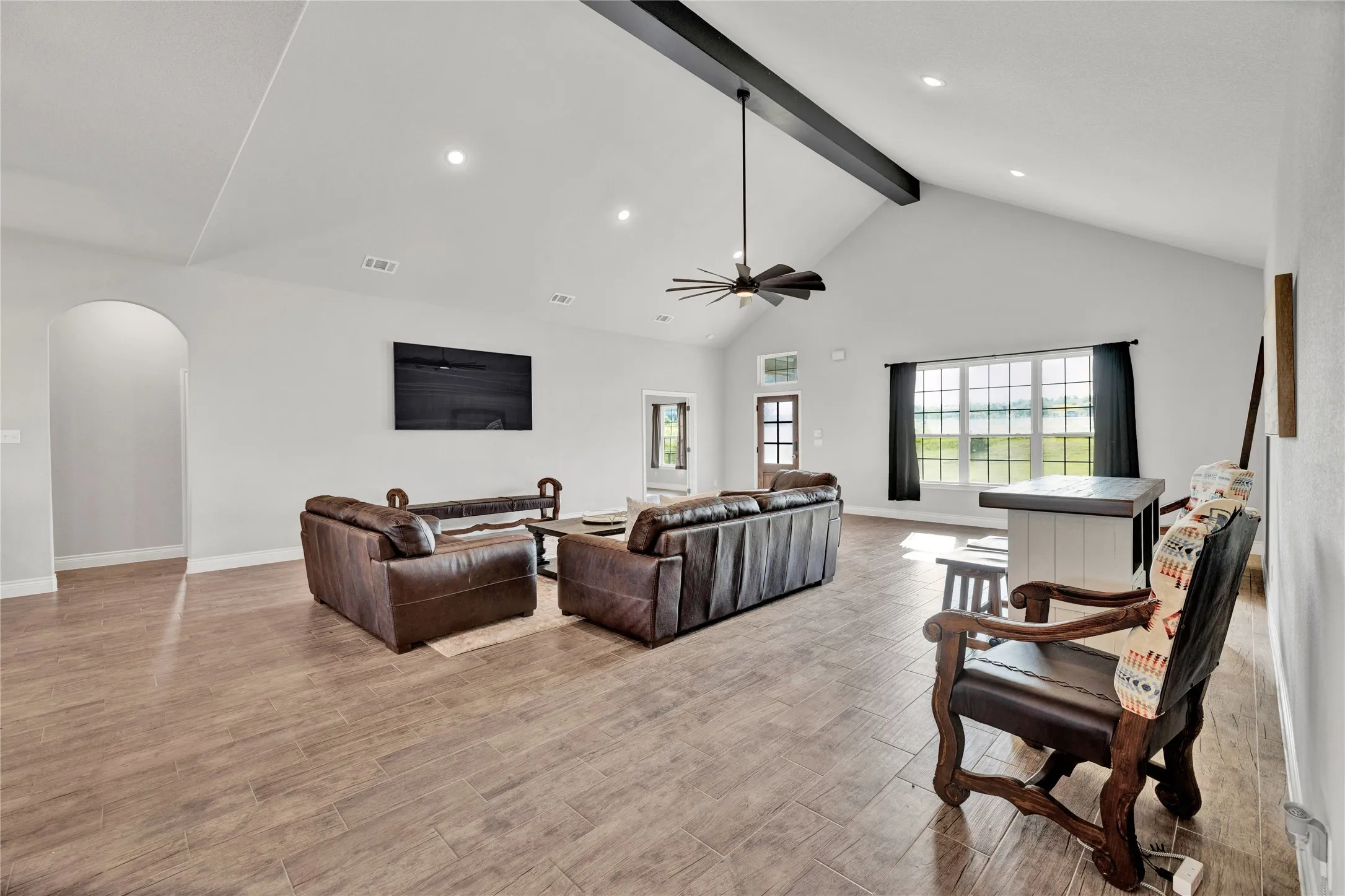 Single Family Residence For Sale in Parker County , 1040 Cloudy Court, Weatherford, Texas 76085, 4 Bedroom, 2 Bathroom, 3 Garage spaces, 2,732 Sqft, built in 2021, mls#21321425, Real Estate Agent in Weatherford, Homes For Sale in Parker county, Homes For Sale in Weatherford, Realtor in Weatherford Texas, Real Estate Brokerage Independent Realty Texas, Luminita Cordes Realtor