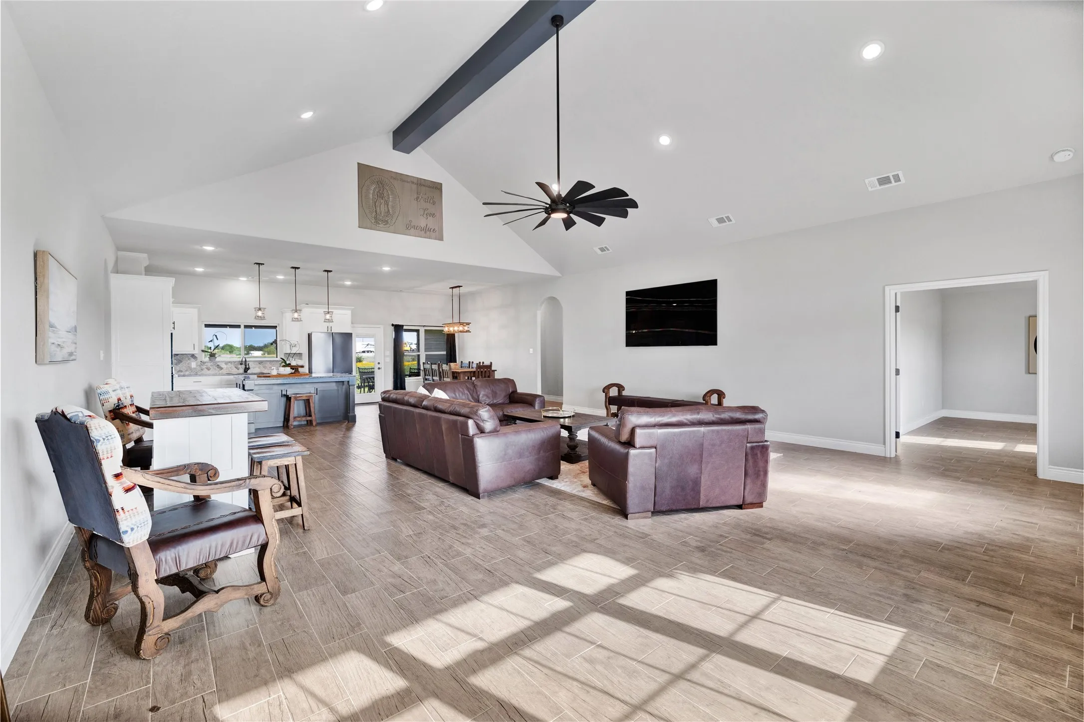 Single Family Residence For Sale in Parker County , 1040 Cloudy Court, Weatherford, Texas 76085, 4 Bedroom, 2 Bathroom, 3 Garage spaces, 2,732 Sqft, built in 2021, mls#21321425, Real Estate Agent in Weatherford, Homes For Sale in Parker county, Homes For Sale in Weatherford, Realtor in Weatherford Texas, Real Estate Brokerage Independent Realty Texas, Luminita Cordes Realtor