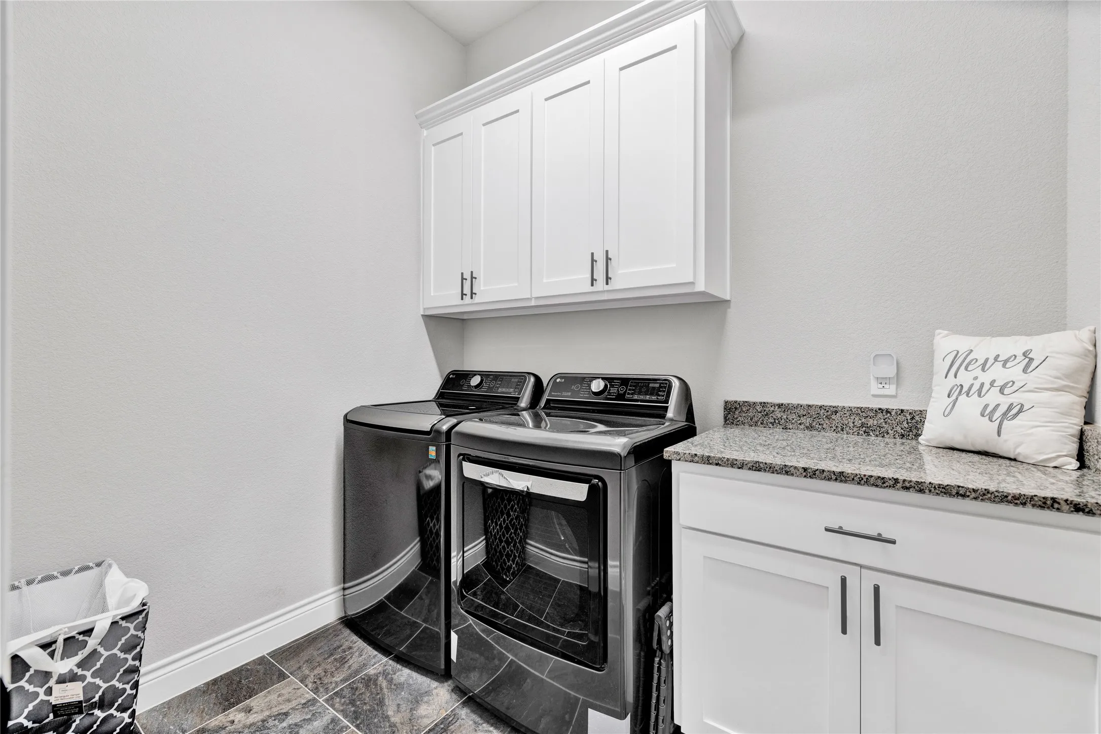 Single Family Residence For Sale in Parker County , 1040 Cloudy Court, Weatherford, Texas 76085, 4 Bedroom, 2 Bathroom, 3 Garage spaces, 2,732 Sqft, built in 2021, mls#21321425, Real Estate Agent in Weatherford, Homes For Sale in Parker county, Homes For Sale in Weatherford, Realtor in Weatherford Texas, Real Estate Brokerage Independent Realty Texas, Luminita Cordes Realtor