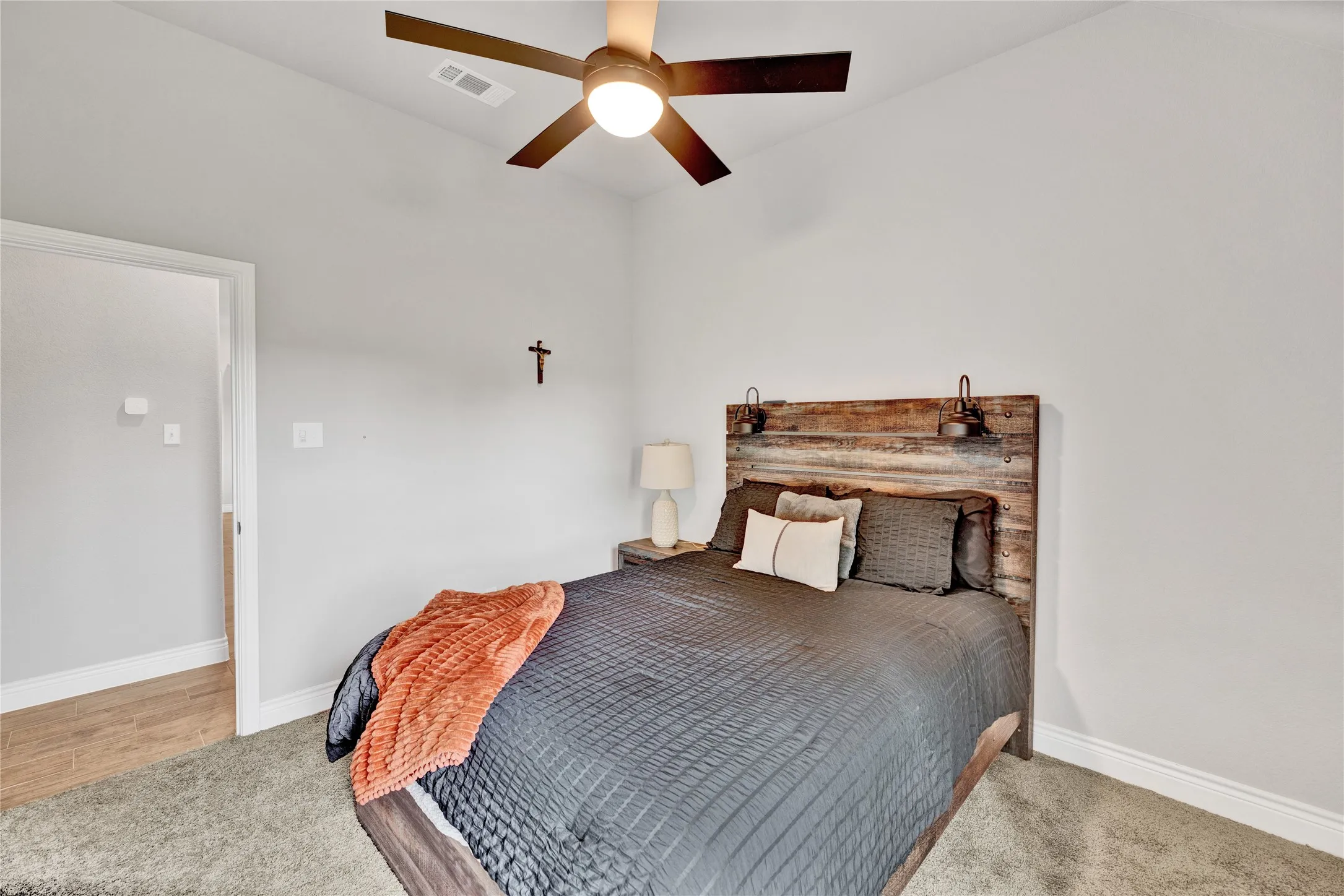 Single Family Residence For Sale in Parker County , 1040 Cloudy Court, Weatherford, Texas 76085, 4 Bedroom, 2 Bathroom, 3 Garage spaces, 2,732 Sqft, built in 2021, mls#21321425, Real Estate Agent in Weatherford, Homes For Sale in Parker county, Homes For Sale in Weatherford, Realtor in Weatherford Texas, Real Estate Brokerage Independent Realty Texas, Luminita Cordes Realtor