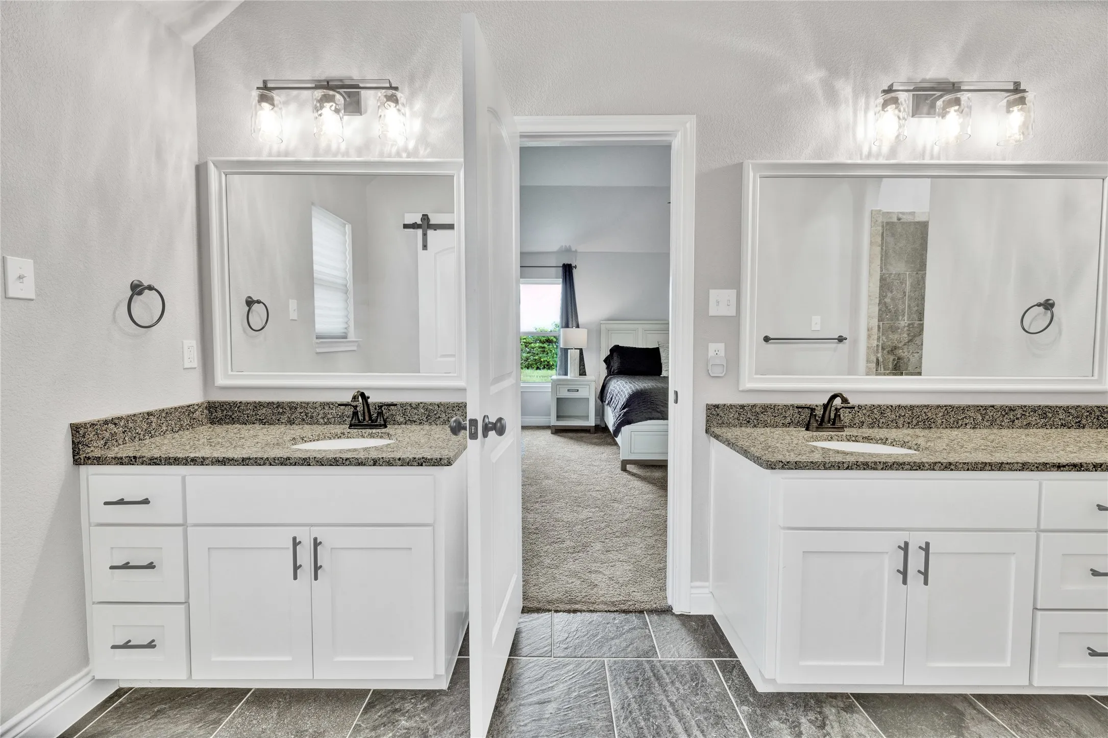 Single Family Residence For Sale in Parker County , 1040 Cloudy Court, Weatherford, Texas 76085, 4 Bedroom, 2 Bathroom, 3 Garage spaces, 2,732 Sqft, built in 2021, mls#21321425, Real Estate Agent in Weatherford, Homes For Sale in Parker county, Homes For Sale in Weatherford, Realtor in Weatherford Texas, Real Estate Brokerage Independent Realty Texas, Luminita Cordes Realtor