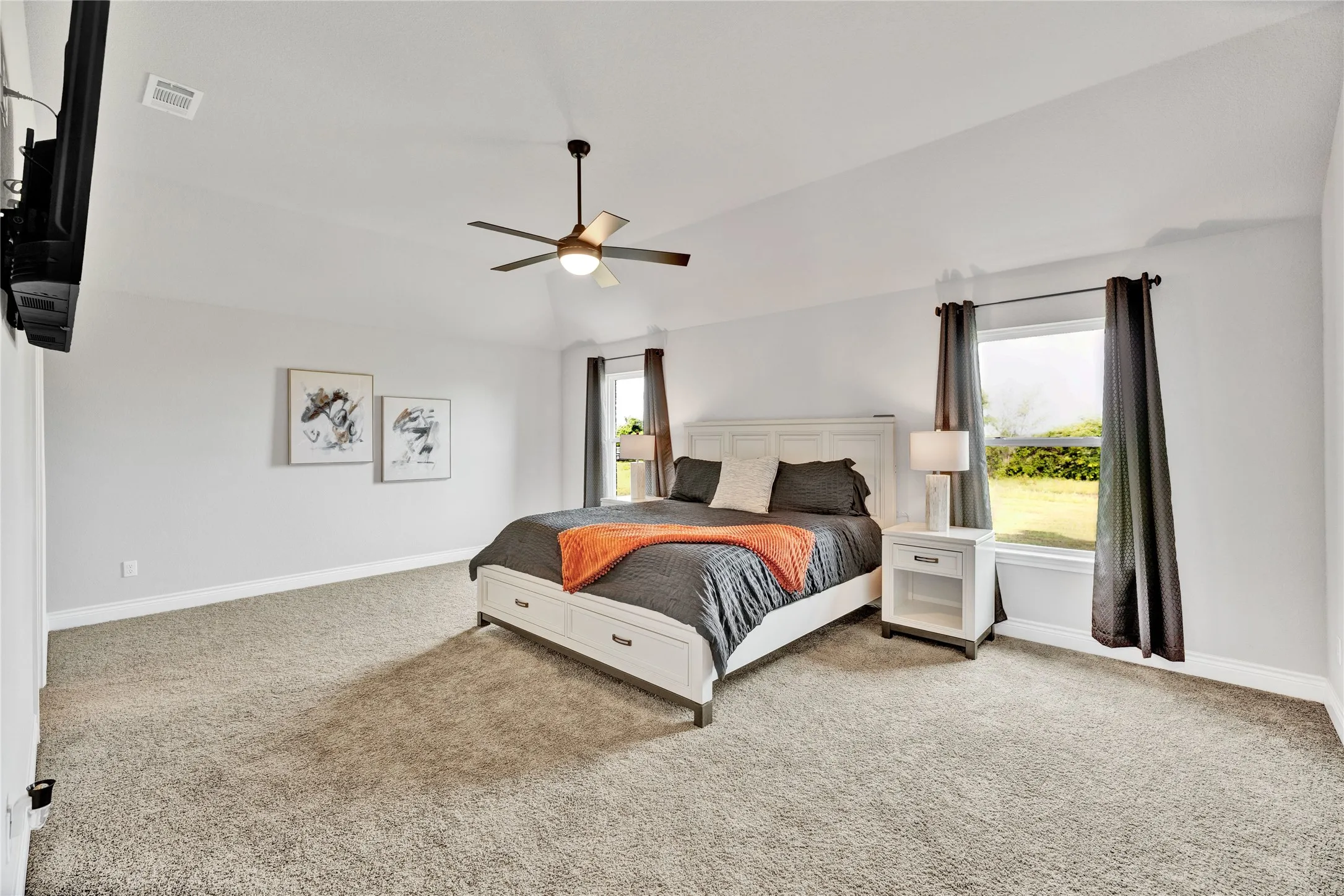 Single Family Residence For Rent in Parker County , 1040 Cloudy Court, Weatherford, Texas 76085, 4 Bedroom, 2 Bathroom, 3 Garage spaces, 2,732 Sqft, built in 2021, mls#21321429, Real Estate Agent in Weatherford, Homes For Rent in Parker county, Homes For Rent in Weatherford, Realtor in Weatherford Texas, Real Estate Brokerage Independent Realty Texas, Luminita Cordes Realtor