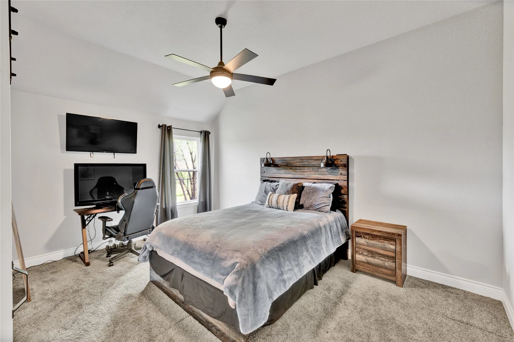 Single Family Residence For Rent in Parker County , 1040 Cloudy Court, Weatherford, Texas 76085, 4 Bedroom, 2 Bathroom, 3 Garage spaces, 2,732 Sqft, built in 2021, mls#21321429, Real Estate Agent in Weatherford, Homes For Rent in Parker county, Homes For Rent in Weatherford, Realtor in Weatherford Texas, Real Estate Brokerage Independent Realty Texas, Luminita Cordes Realtor