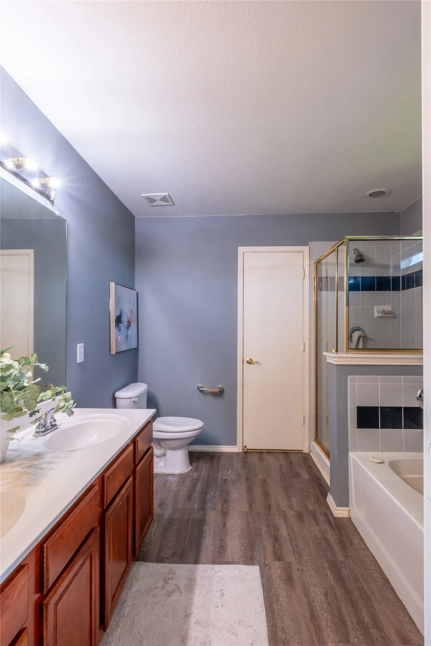 Second Primary Bathroom Upstairs