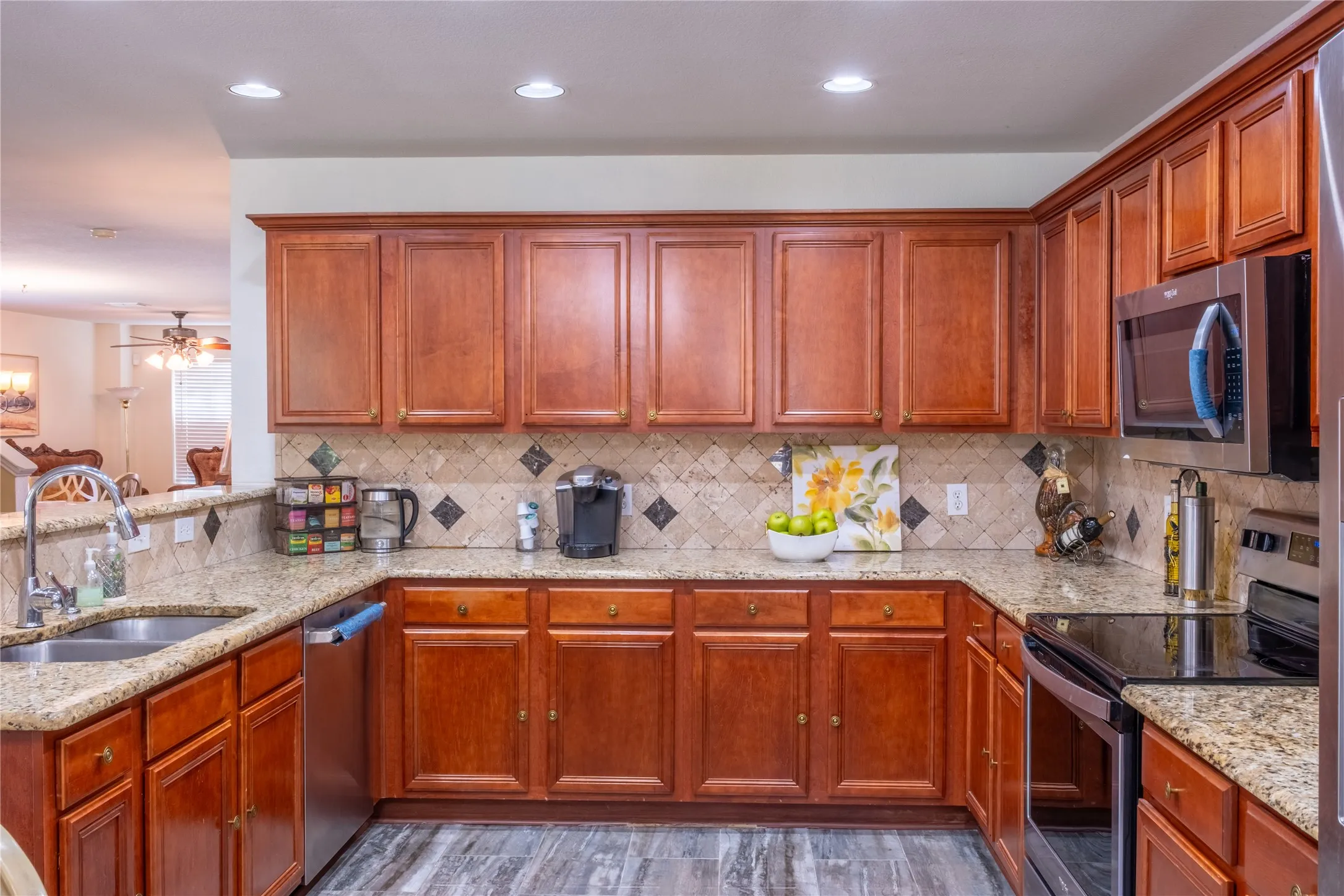 Single Family Residence For Sale in Denton County , 1628 Jewel Lane, Little Elm, Texas 75036, 4 Bedroom, 4 Bathroom, 2 Garage spaces, 3,375 Sqft, built in 2003, mls#21307929, Real Estate Agent in Little Elm, Homes For Sale in Denton county, Homes For Sale in Little Elm, Realtor in Little Elm Texas, Real Estate Brokerage Independent Realty Texas, Luminita Cordes Realtor