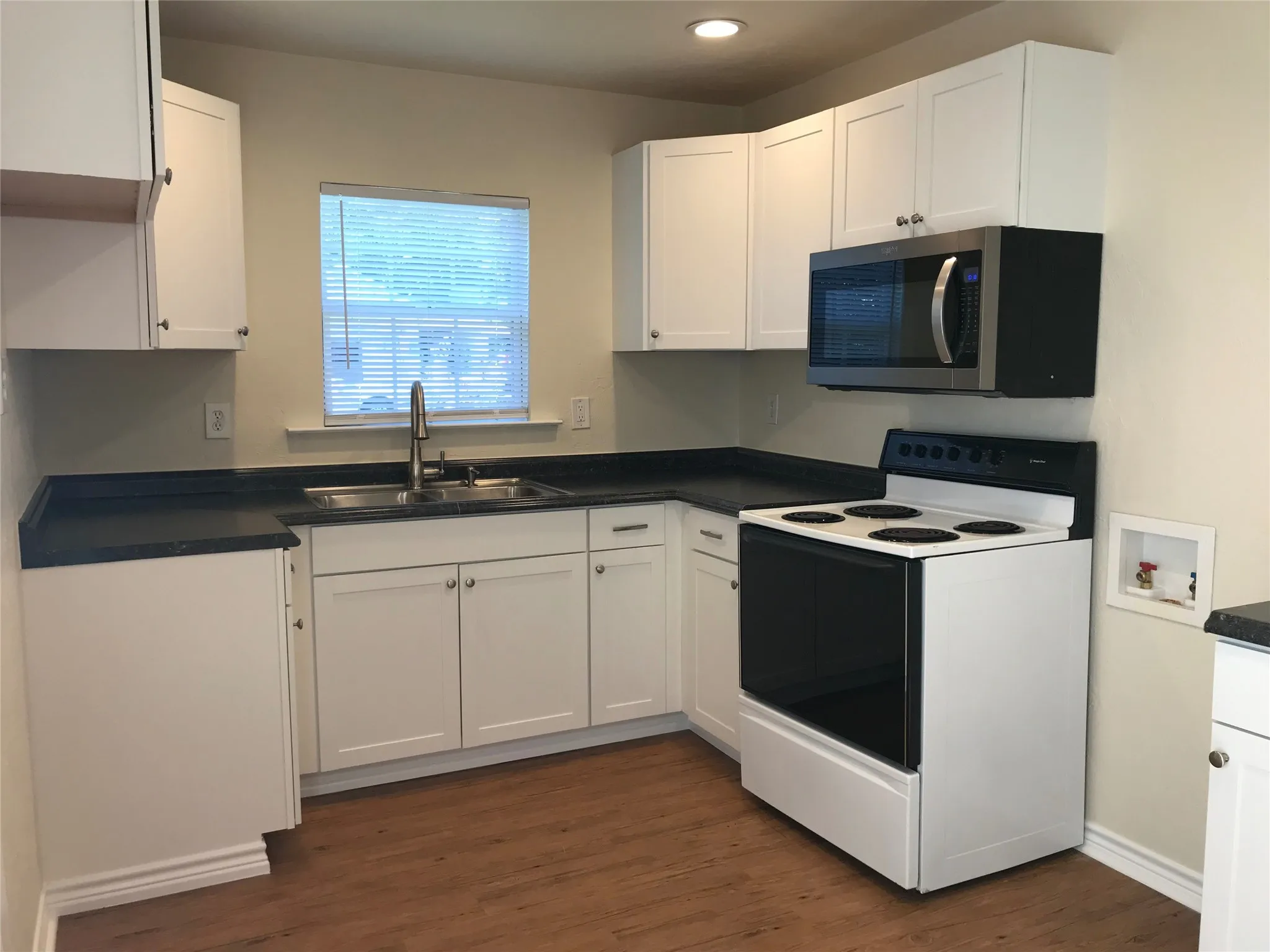 Single Family Residence For Rent in Parker County , 416 Shannon Street, Weatherford, Texas 76086, 1 Bedroom, 1 Bathroom, Garage spaces, 667 Sqft, built in 1950, mls#21312928, Real Estate Agent in Weatherford, Homes For Rent in Parker county, Homes For Rent in Weatherford, Realtor in Weatherford Texas, Real Estate Brokerage Independent Realty Texas, Luminita Cordes Realtor