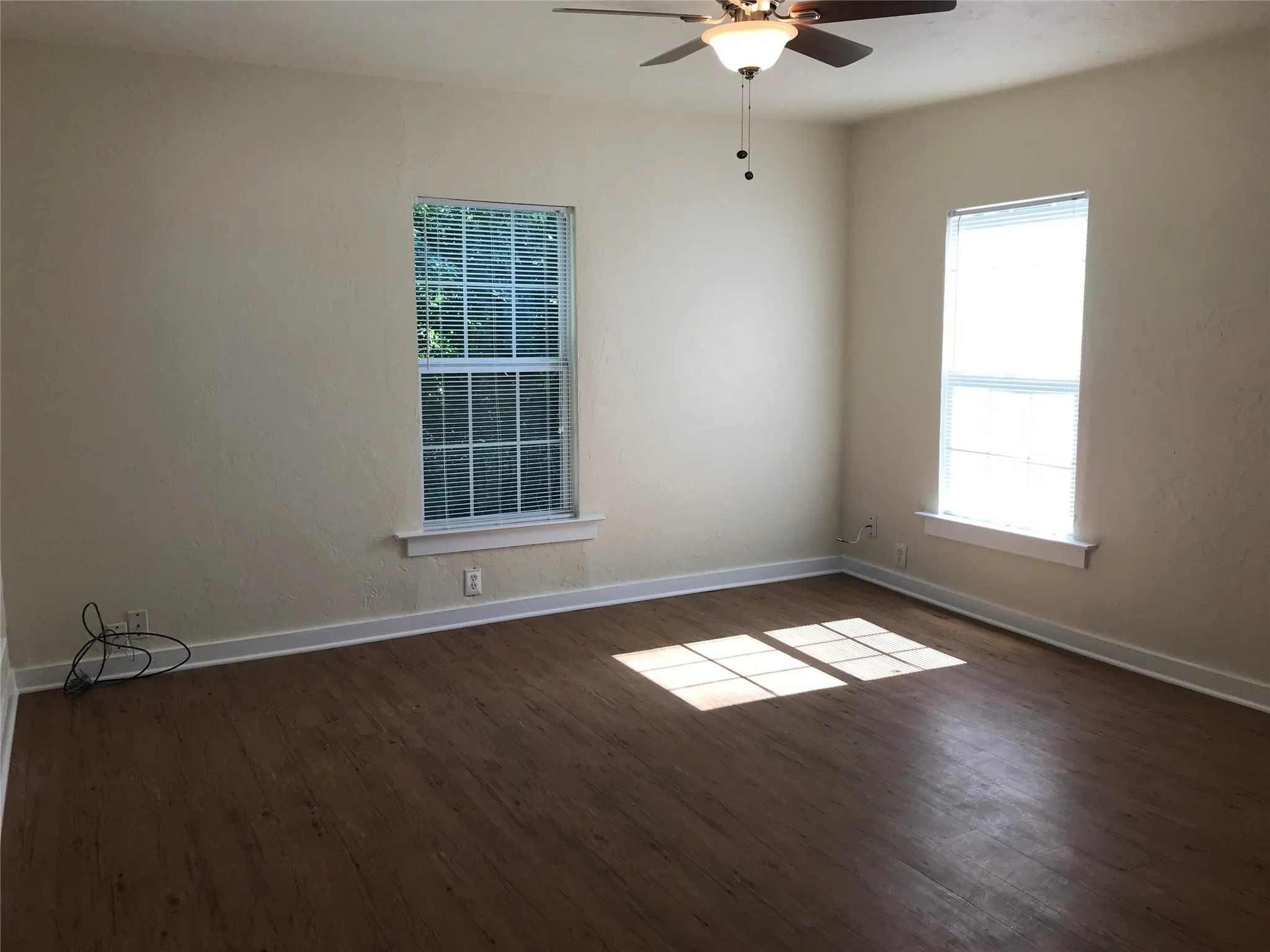 Single Family Residence For Rent in Parker County , 416 Shannon Street, Weatherford, Texas 76086, 1 Bedroom, 1 Bathroom, Garage spaces, 667 Sqft, built in 1950, mls#21312928, Real Estate Agent in Weatherford, Homes For Rent in Parker county, Homes For Rent in Weatherford, Realtor in Weatherford Texas, Real Estate Brokerage Independent Realty Texas, Luminita Cordes Realtor