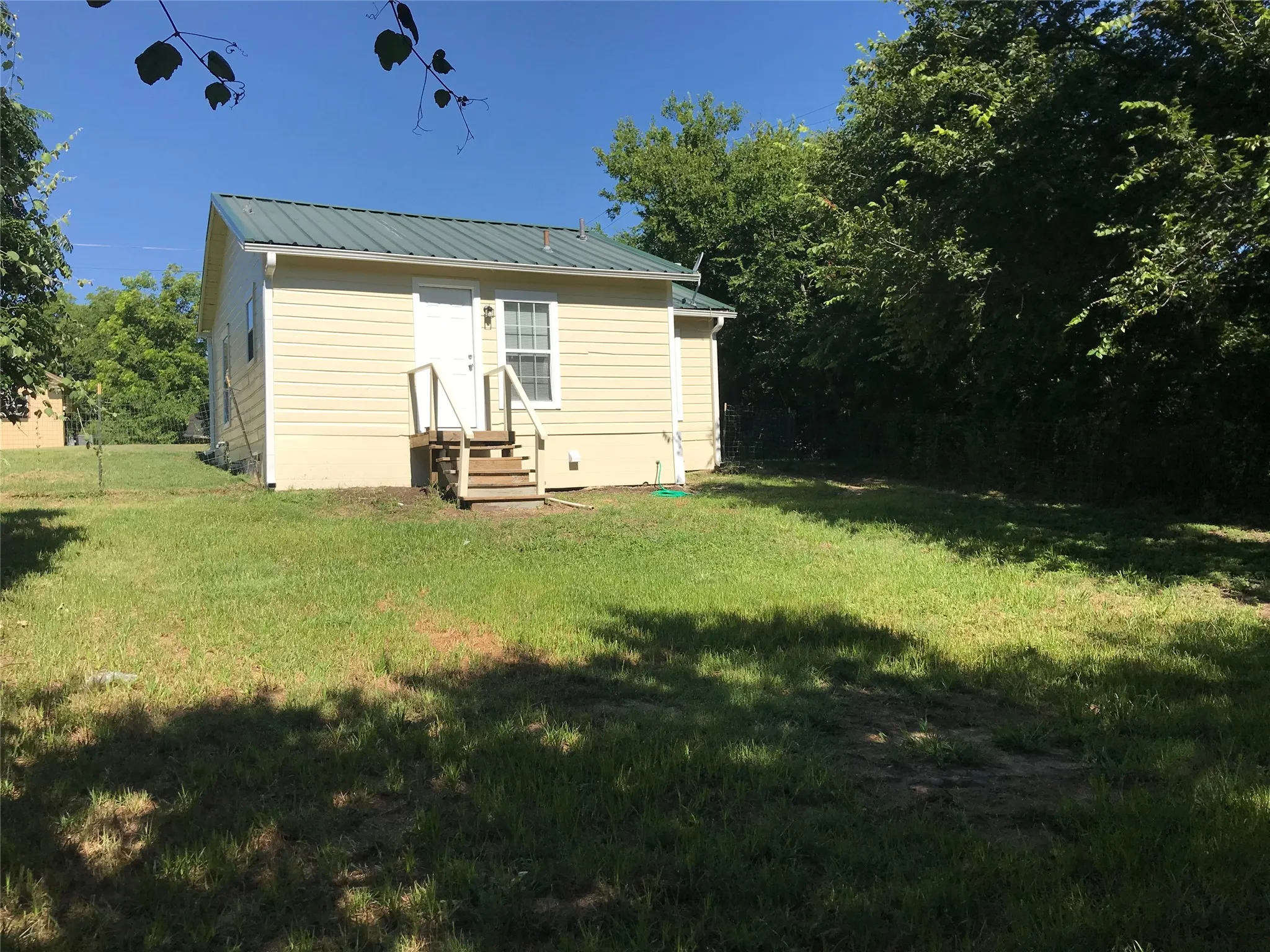Single Family Residence For Rent in Parker County , 416 Shannon Street, Weatherford, Texas 76086, 1 Bedroom, 1 Bathroom, Garage spaces, 667 Sqft, built in 1950, mls#21312928, Real Estate Agent in Weatherford, Homes For Rent in Parker county, Homes For Rent in Weatherford, Realtor in Weatherford Texas, Real Estate Brokerage Independent Realty Texas, Luminita Cordes Realtor