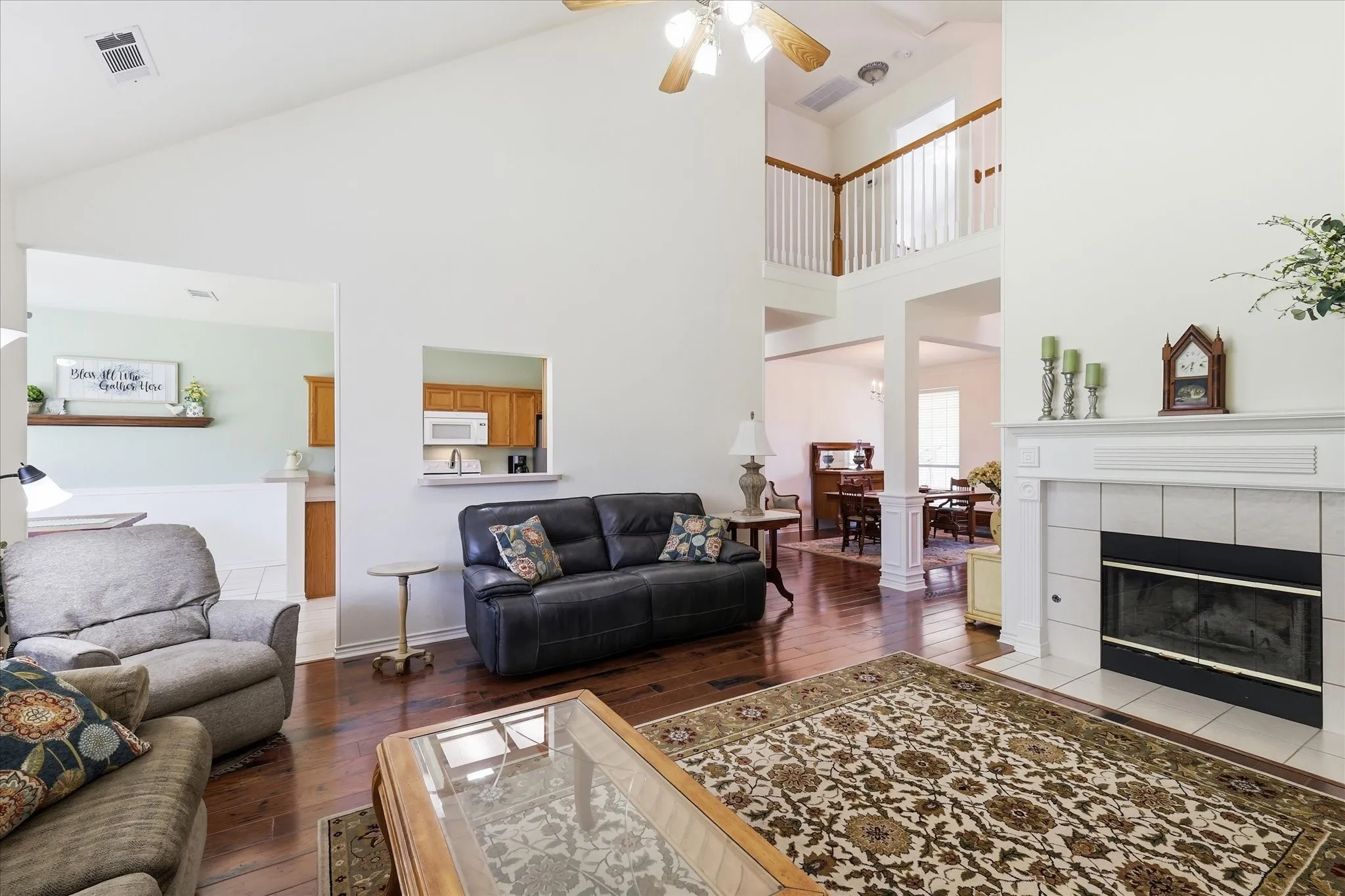 Single Family Residence For Sale in Denton County , 121 S Blue Bonnet Circle, Justin, Texas 76247, 4 Bedroom, 3 Bathroom, 2 Garage spaces, 2,127 Sqft, built in 1996, mls#21317863, Real Estate Agent in Justin, Homes For Sale in Denton county, Homes For Sale in Justin, Realtor in Justin Texas, Real Estate Brokerage Independent Realty Texas, Luminita Cordes Realtor