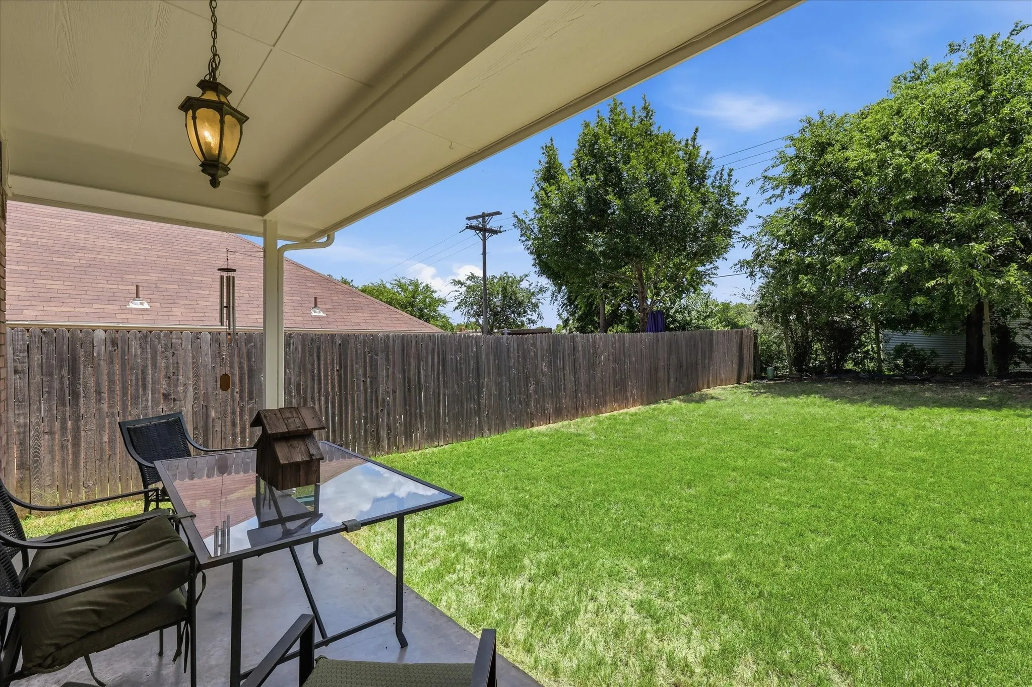 Single Family Residence For Sale in Denton County , 121 S Blue Bonnet Circle, Justin, Texas 76247, 4 Bedroom, 3 Bathroom, 2 Garage spaces, 2,127 Sqft, built in 1996, mls#21317863, Real Estate Agent in Justin, Homes For Sale in Denton county, Homes For Sale in Justin, Realtor in Justin Texas, Real Estate Brokerage Independent Realty Texas, Luminita Cordes Realtor
