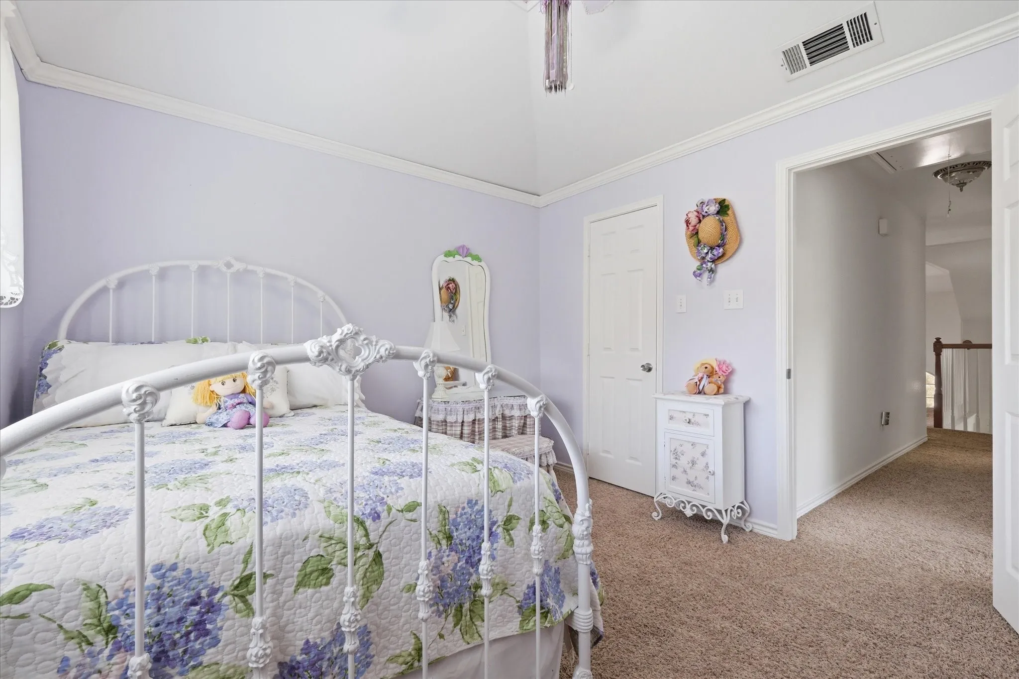 Single Family Residence For Sale in Denton County , 121 S Blue Bonnet Circle, Justin, Texas 76247, 4 Bedroom, 3 Bathroom, 2 Garage spaces, 2,127 Sqft, built in 1996, mls#21317863, Real Estate Agent in Justin, Homes For Sale in Denton county, Homes For Sale in Justin, Realtor in Justin Texas, Real Estate Brokerage Independent Realty Texas, Luminita Cordes Realtor