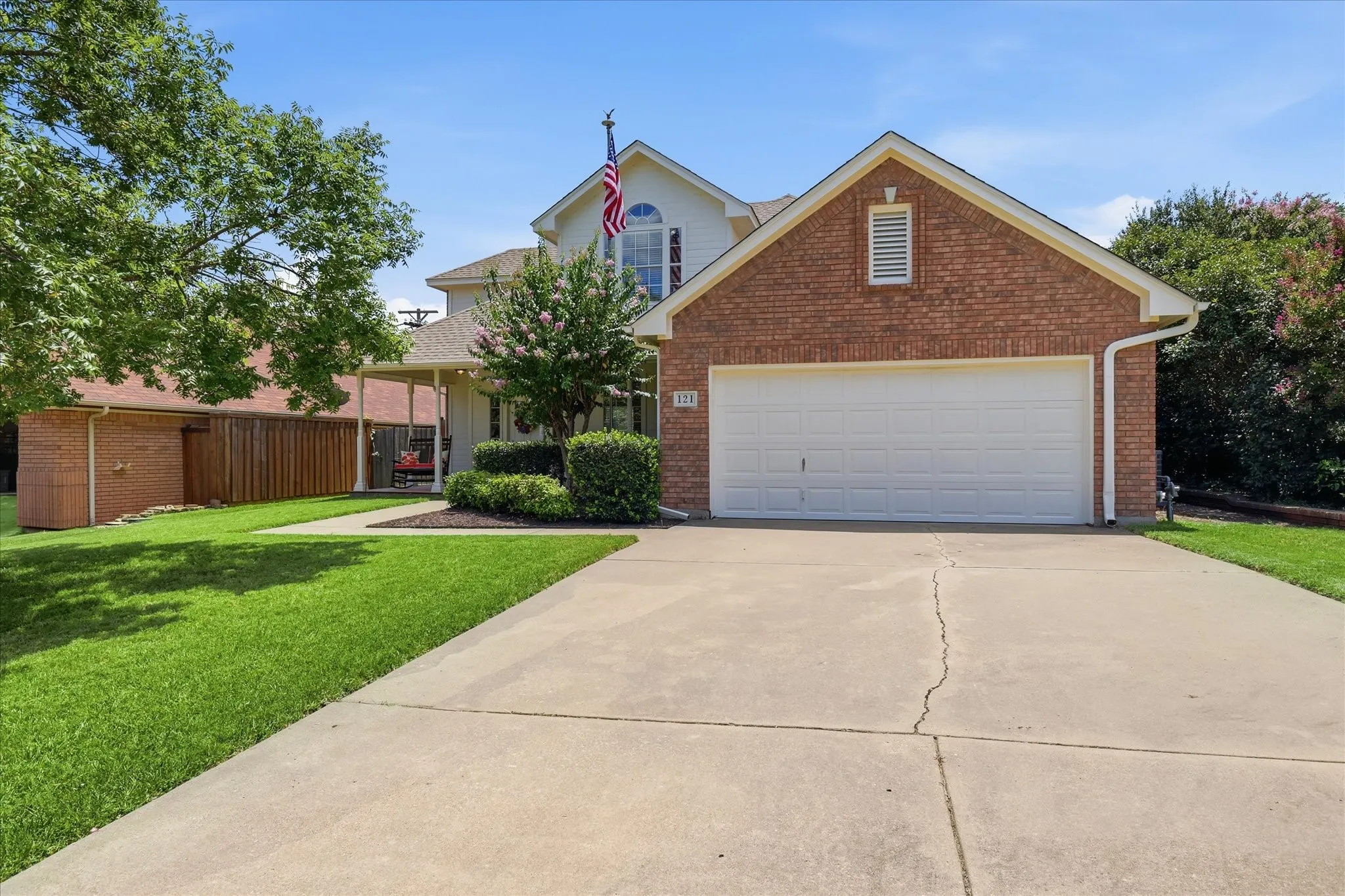 Single Family Residence For Sale in Denton County , 121 S Blue Bonnet Circle, Justin, Texas 76247, 4 Bedroom, 3 Bathroom, 2 Garage spaces, 2,127 Sqft, built in 1996, mls#21317863, Real Estate Agent in Justin, Homes For Sale in Denton county, Homes For Sale in Justin, Realtor in Justin Texas, Real Estate Brokerage Independent Realty Texas, Luminita Cordes Realtor