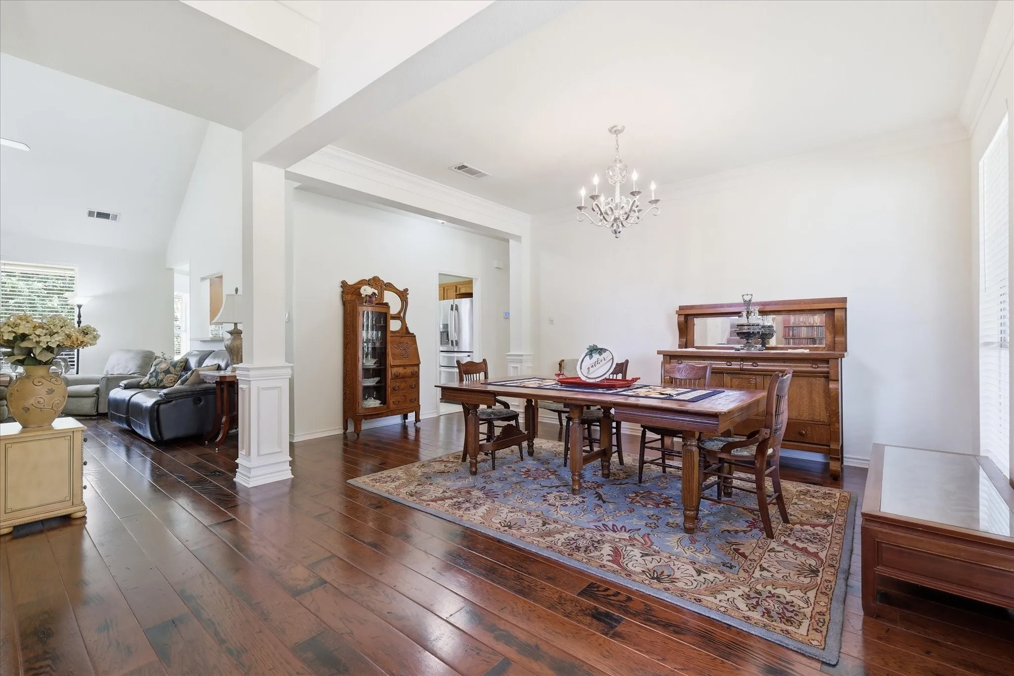 Single Family Residence For Sale in Denton County , 121 S Blue Bonnet Circle, Justin, Texas 76247, 4 Bedroom, 3 Bathroom, 2 Garage spaces, 2,127 Sqft, built in 1996, mls#21317863, Real Estate Agent in Justin, Homes For Sale in Denton county, Homes For Sale in Justin, Realtor in Justin Texas, Real Estate Brokerage Independent Realty Texas, Luminita Cordes Realtor