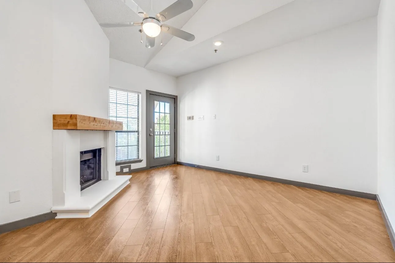 Condominium For Rent in Dallas County , 4800 W Lovers Lane 315, Dallas, Texas 75209, 2 Bedrooms, 2 Bathrooms, Garage spaces, 840 Sqft, built in 1985, Price $1,700, mls#21321449, Real Estate Agent in Dallas, Homes For Rent in Dallas county, Homes For Rent in Dallas, Realtor in Dallas Texas, Real Estate Brokerage Independent Realty Texas, Luminita Cordes Realtor