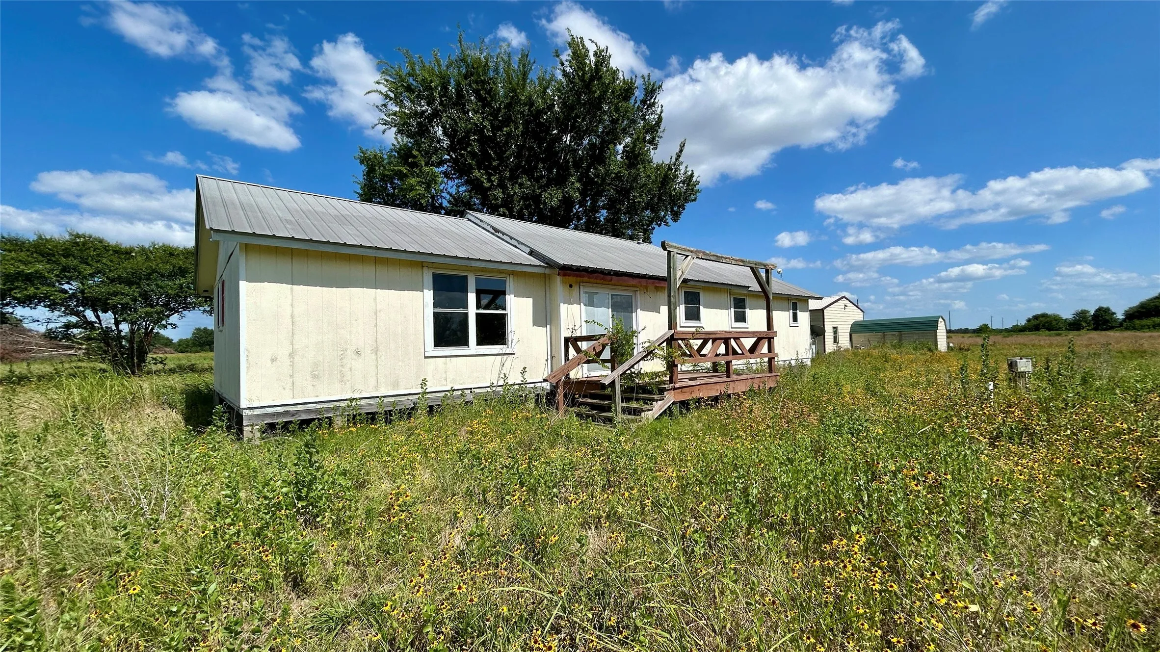 Mobile Home For Sale in Rains County , 940 Rs County Road 1320, Emory, Texas 75440, 3 Bedroom, 2 Bathroom, 2 Garage spaces, 1,212 Sqft, built in 1990, mls#21319266, Real Estate Agent in Emory, Homes For Sale in Rains county, Homes For Sale in Emory, Realtor in Emory Texas, Real Estate Brokerage Independent Realty Texas, Luminita Cordes Realtor