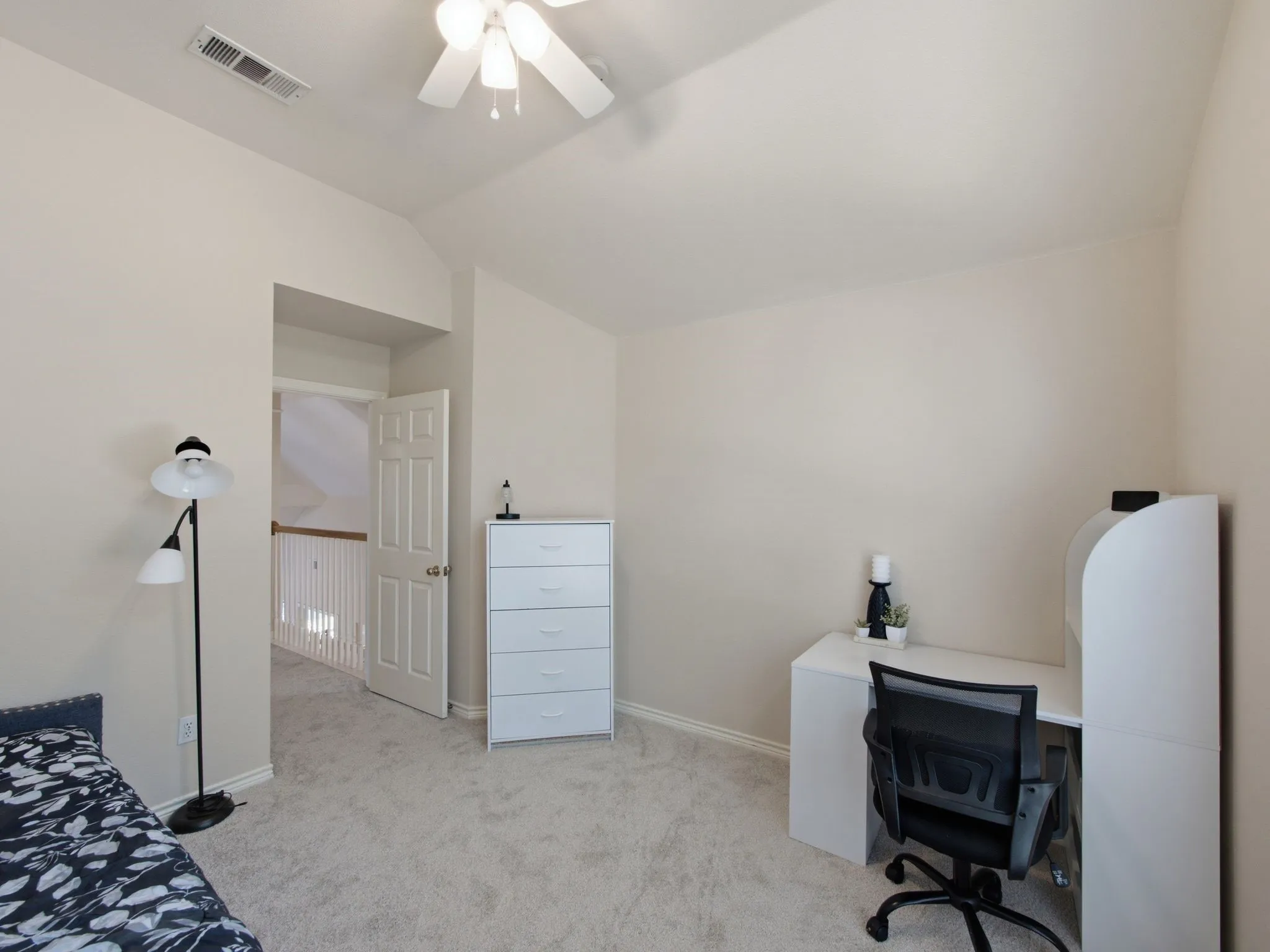 Single Family Residence For Sale in Collin County , 5707 Manchester Drive, Richardson, Texas 75082, 4 Bedroom, 3 Bathroom, 2 Garage spaces, 2,678 Sqft, built in 1996, mls#21317597, Real Estate Agent in Richardson, Homes For Sale in Collin county, Homes For Sale in Richardson, Realtor in Richardson Texas, Real Estate Brokerage Independent Realty Texas, Luminita Cordes Realtor