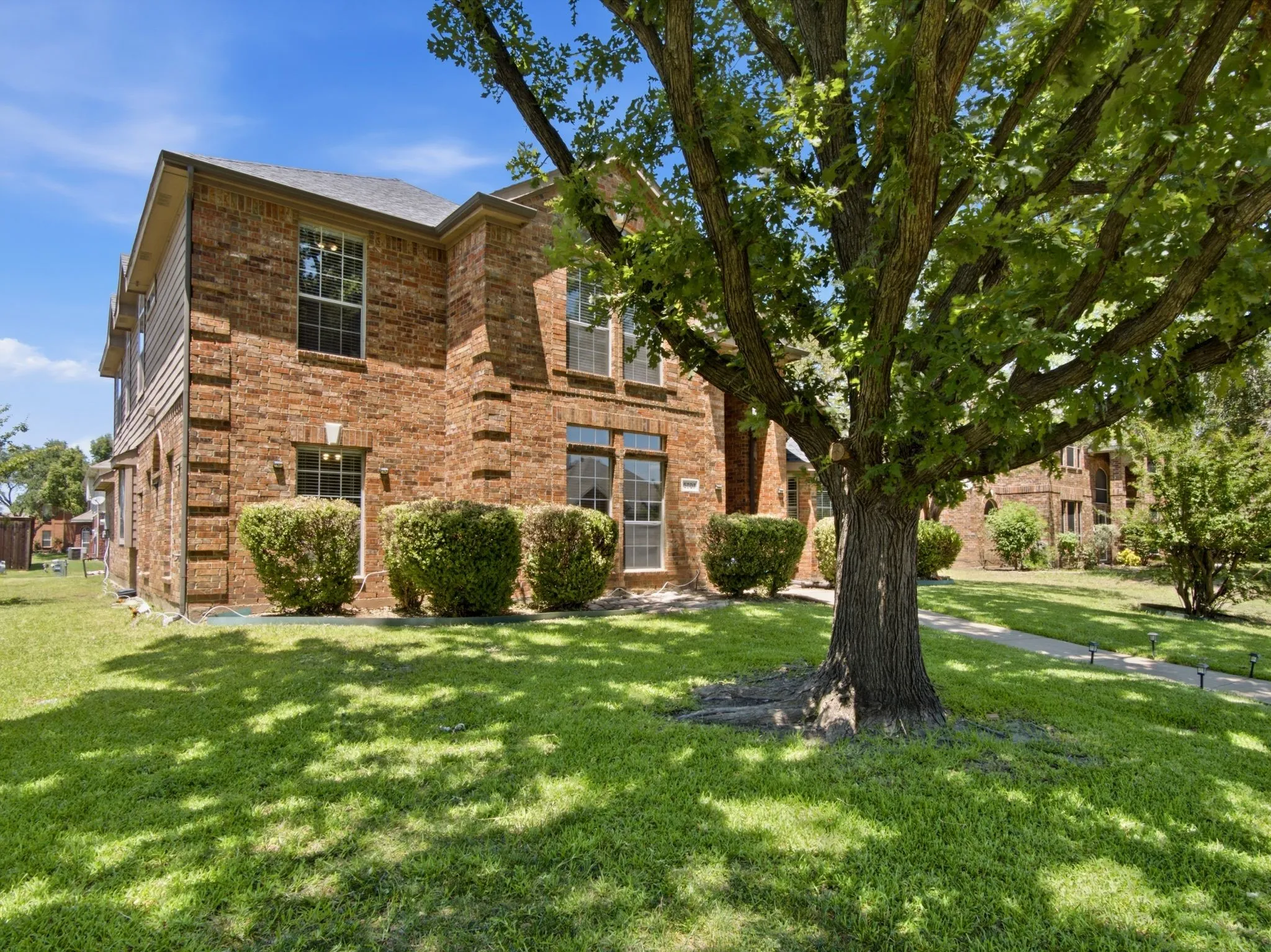 Single Family Residence For Sale in Collin County , 5707 Manchester Drive, Richardson, Texas 75082, 4 Bedroom, 3 Bathroom, 2 Garage spaces, 2,678 Sqft, built in 1996, mls#21317597, Real Estate Agent in Richardson, Homes For Sale in Collin county, Homes For Sale in Richardson, Realtor in Richardson Texas, Real Estate Brokerage Independent Realty Texas, Luminita Cordes Realtor
