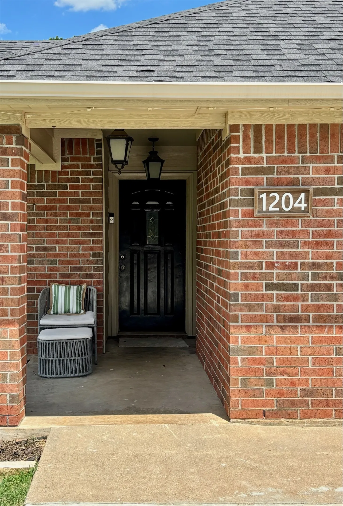 Single Family Residence For Sale in Montague County , 1204 Cooke Street, Nocona, Texas 76255, 3 Bedroom, 2 Bathroom, 1 Garage spaces, 1,252 Sqft, built in 2000, Price $237,500, mls#21316291, Real Estate Agent in Nocona, Homes For Sale in Montague county, Homes For Sale in Nocona, Realtor in Nocona Texas, Real Estate Brokerage Independent Realty Texas, Luminita Cordes Realtor